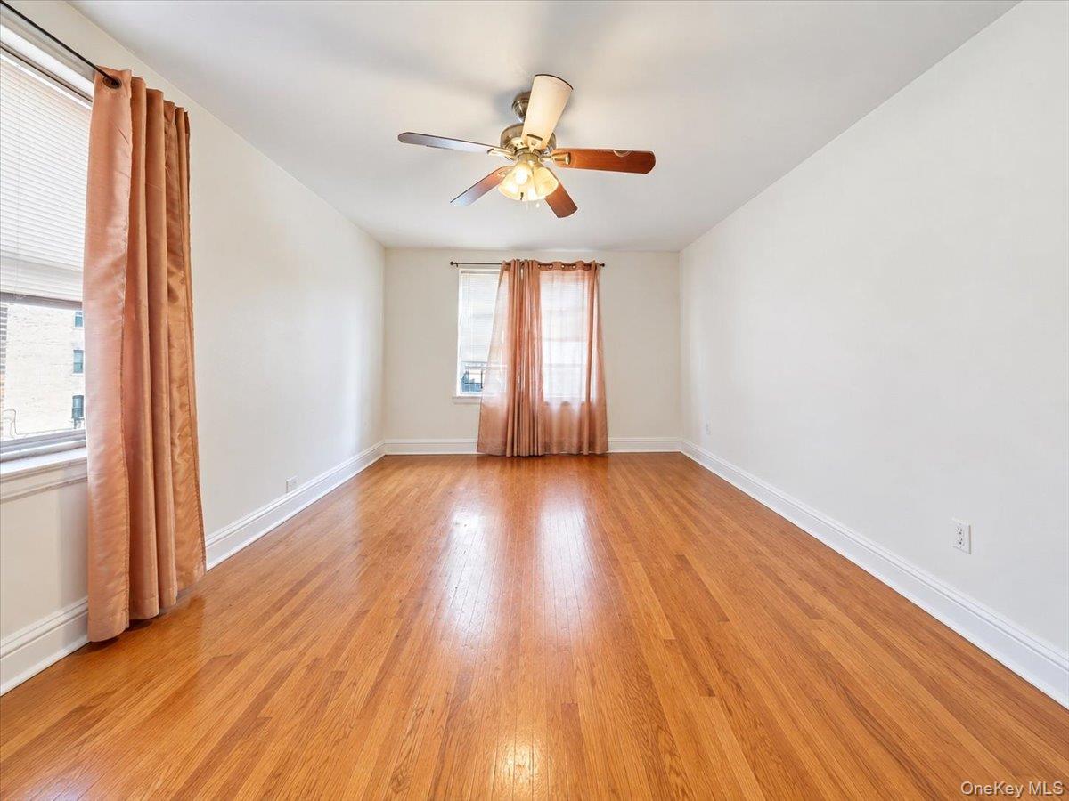 2630 Kingsbridge Terrace Unit 5O — photo
