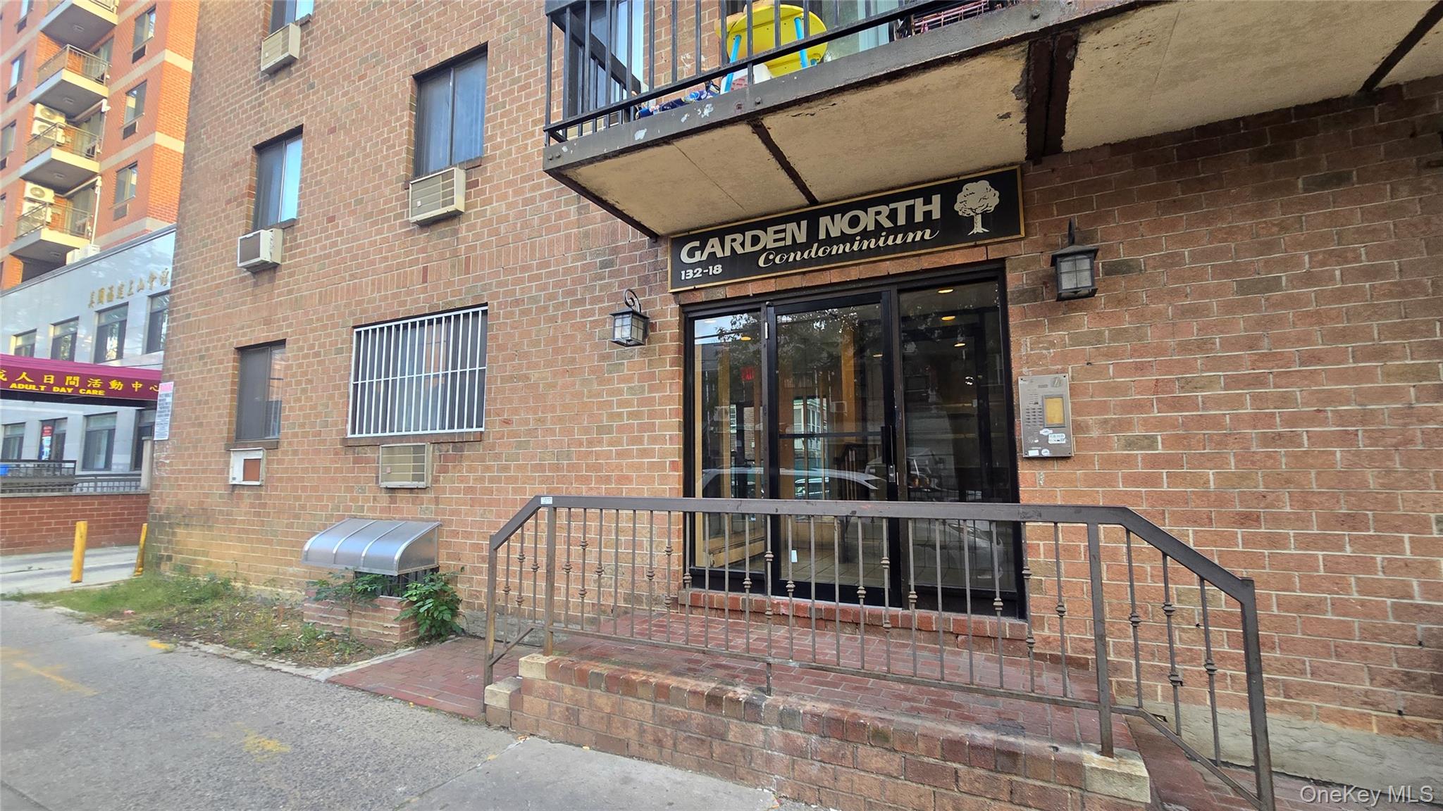 132-18 Avery Avenue Unit 1a — photo