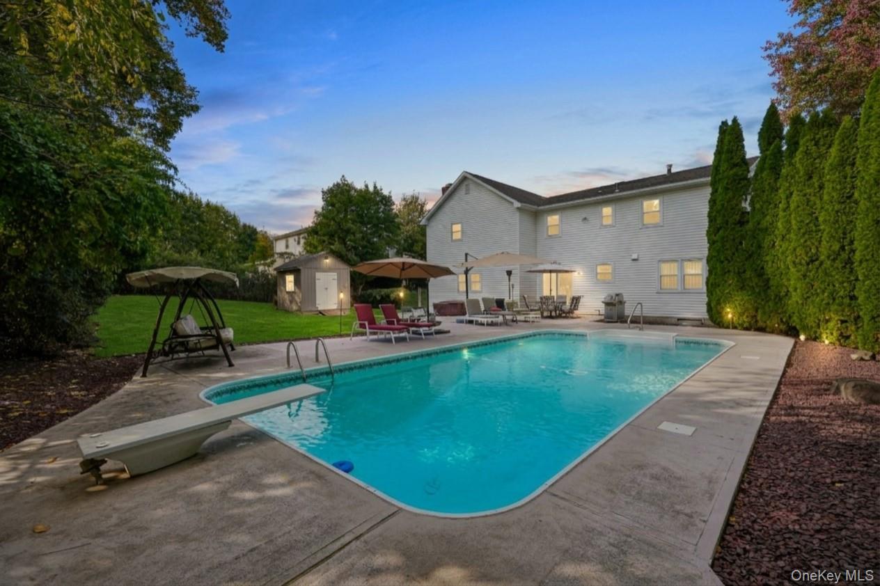 7 Edgebrook Court — photo