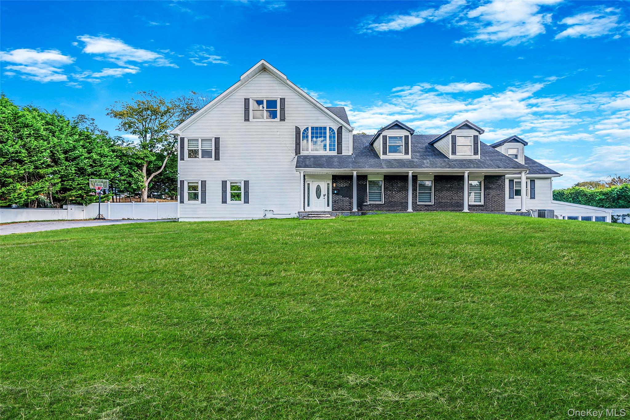 345 Durkee Lane — photo