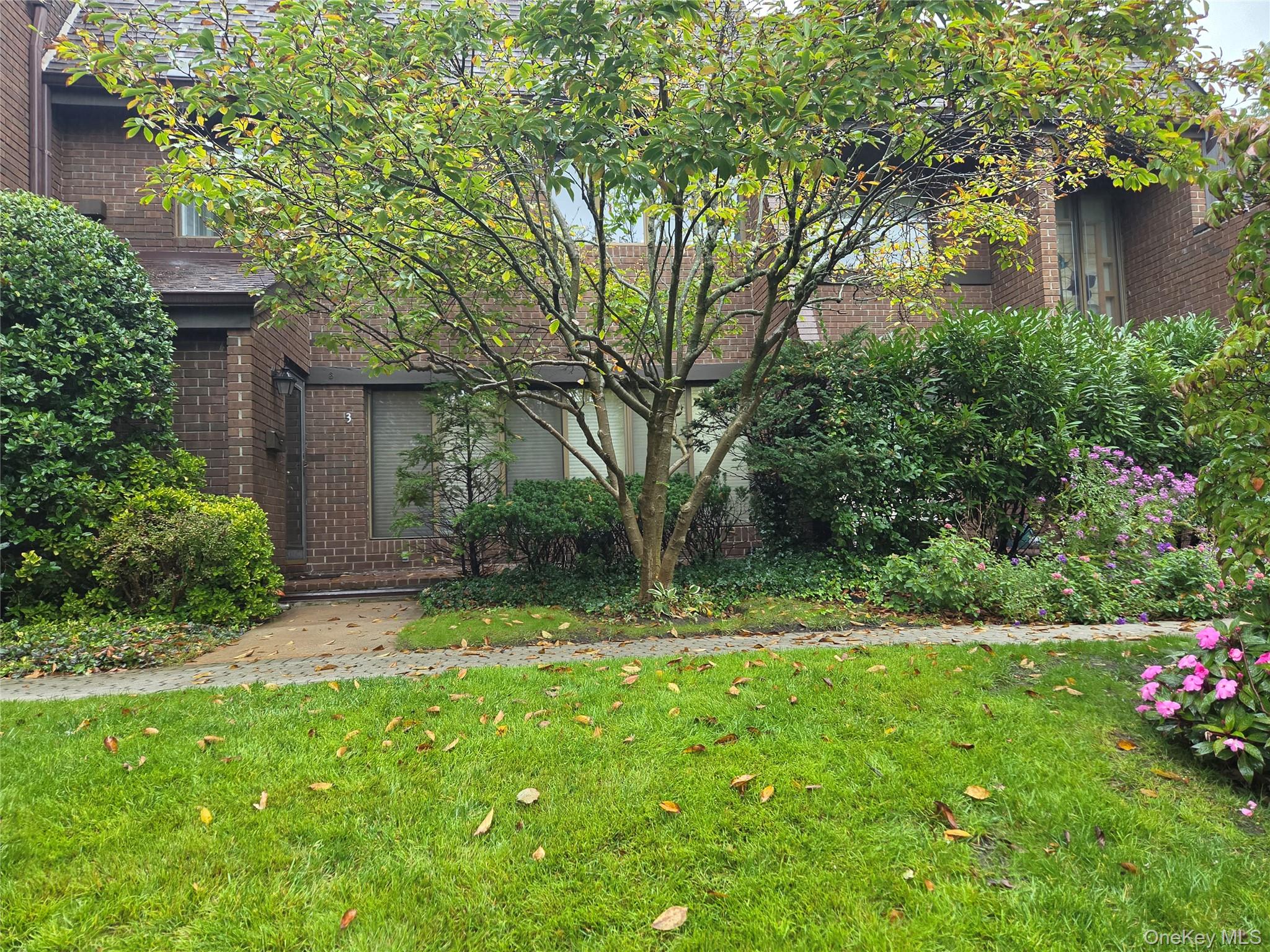 3 Acorn Ponds Drive — photo