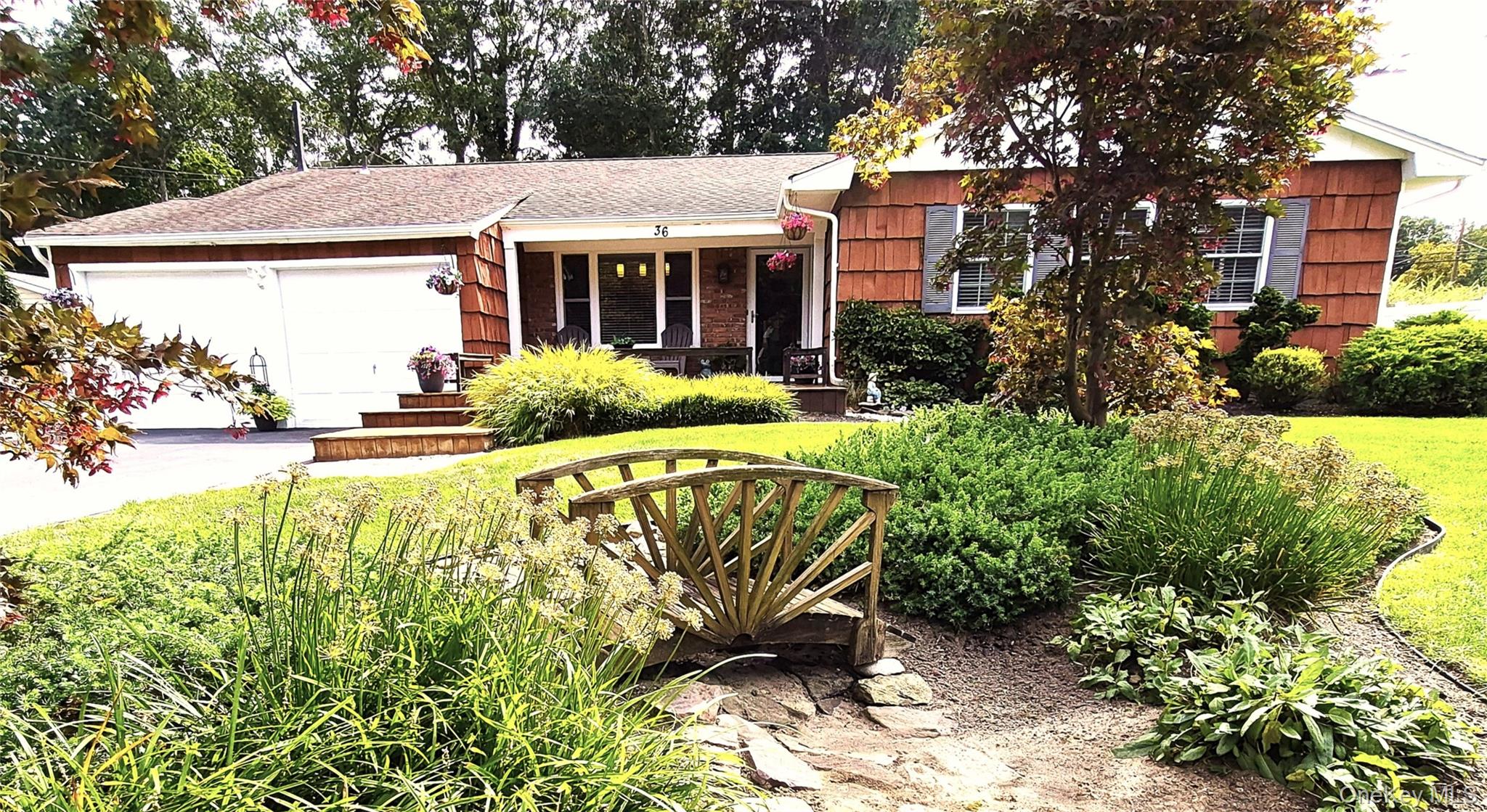 36 W Denis Lane — photo
