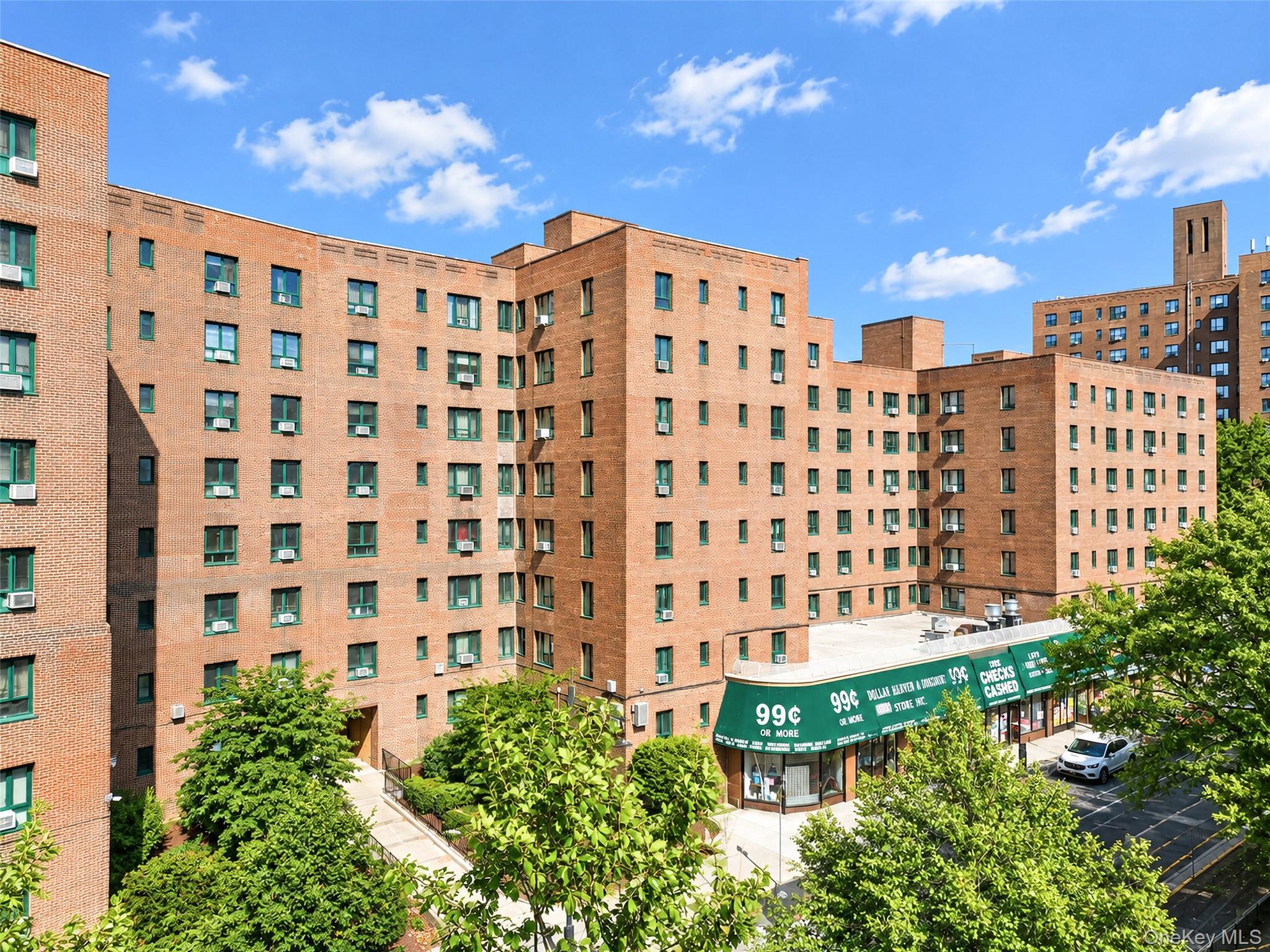 1651 Metropolitan Avenue Unit 5H — photo