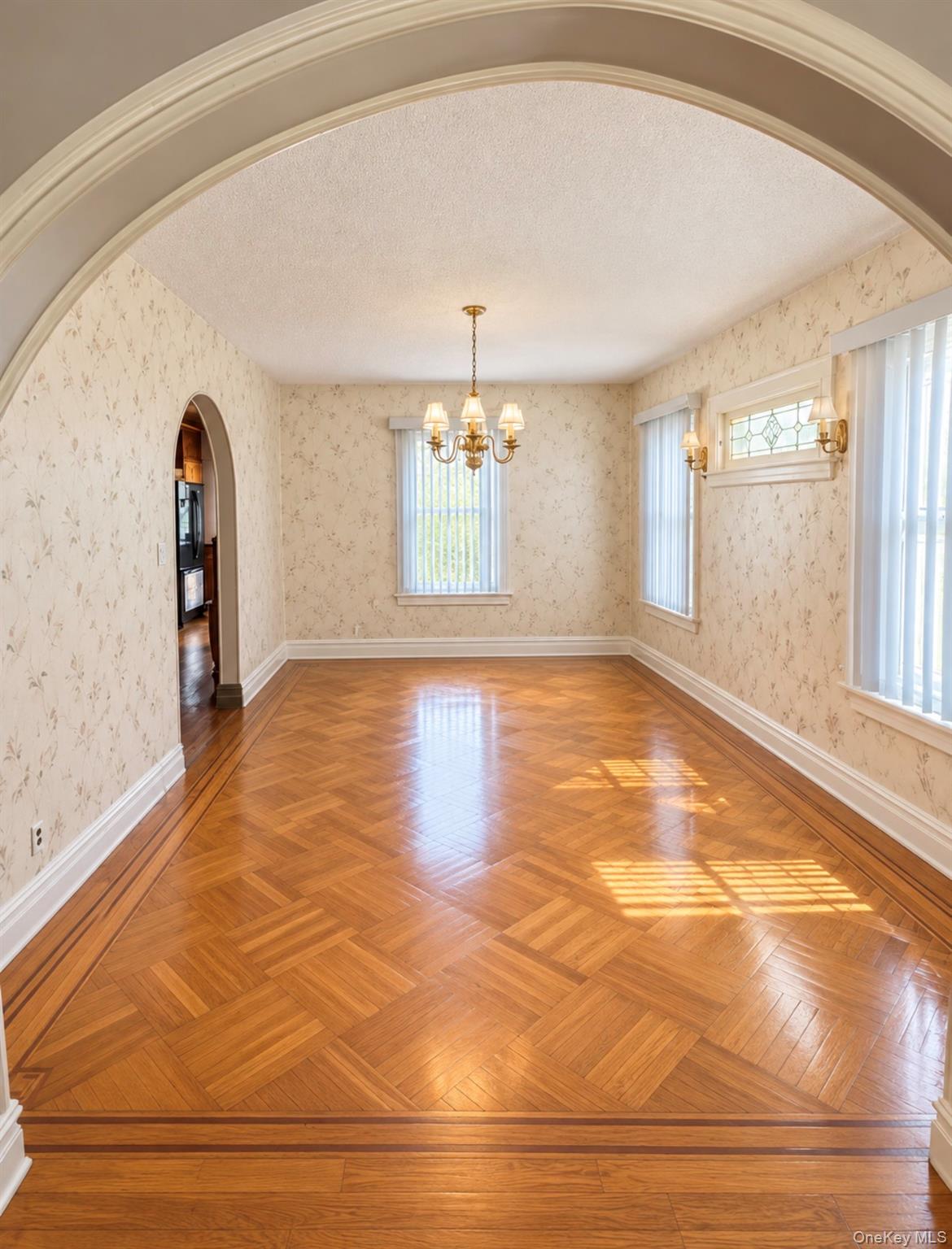Home in New York, NY 11229 — photo 2