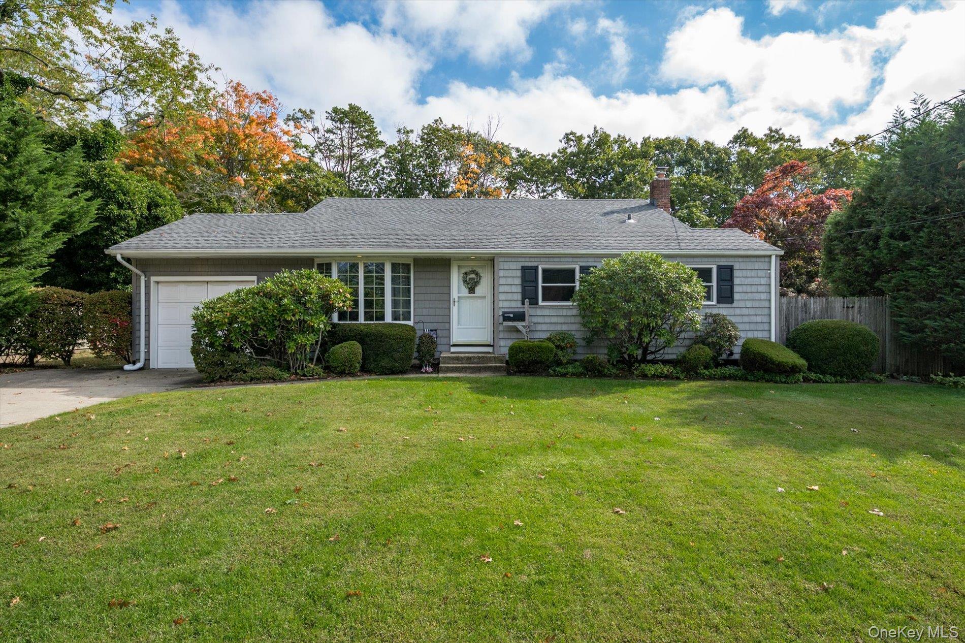 991 Gardiner Drive — photo