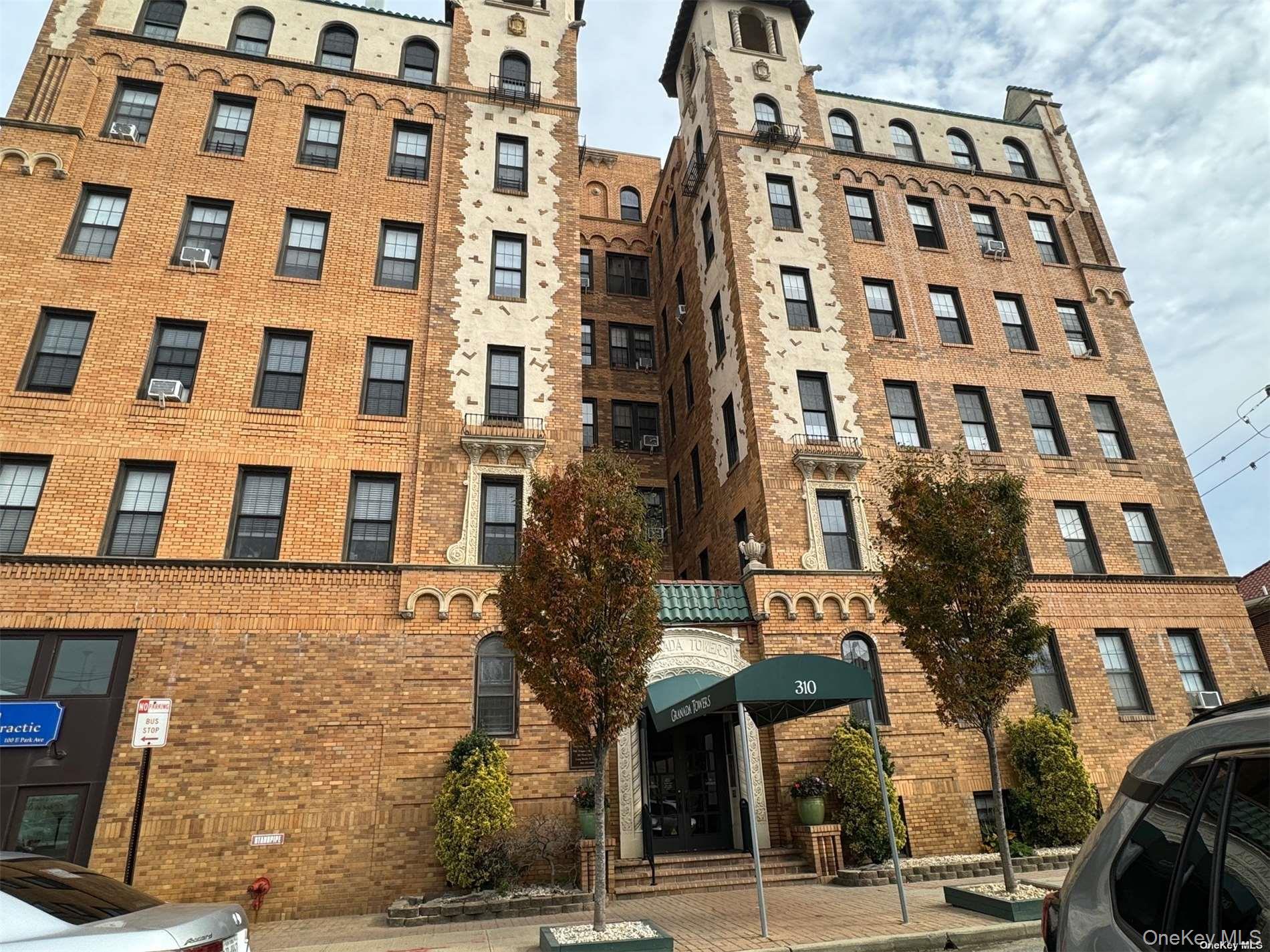310 Riverside Boulevard Unit 3G — photo