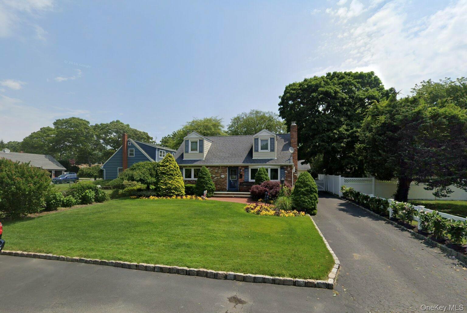 289 Sayville Boulevard — photo