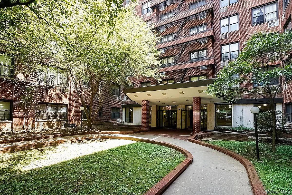 1275 E 51st 51 Street Unit 4M — photo