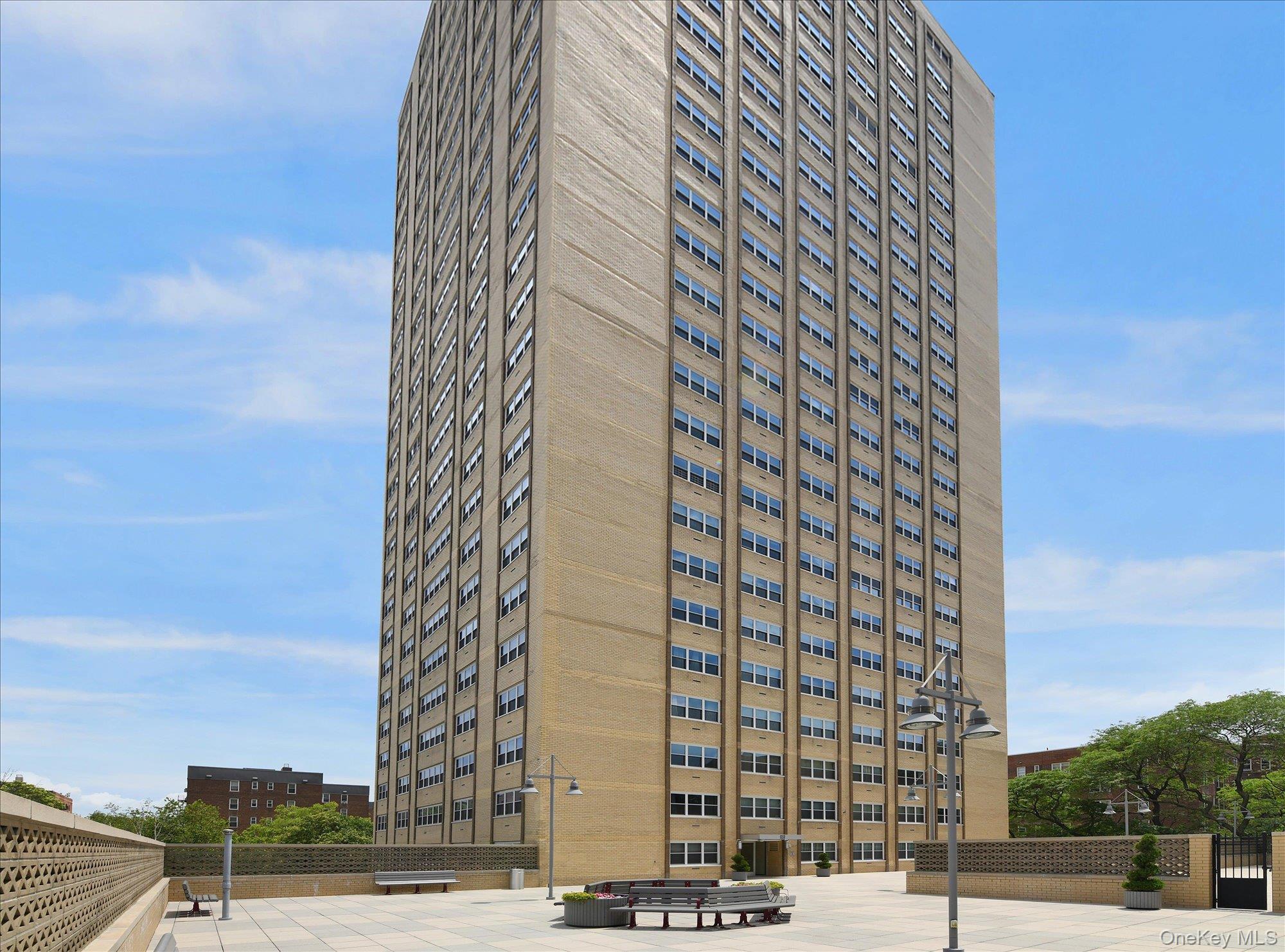 66-36 Yellowstone Boulevard Unit 18H — photo