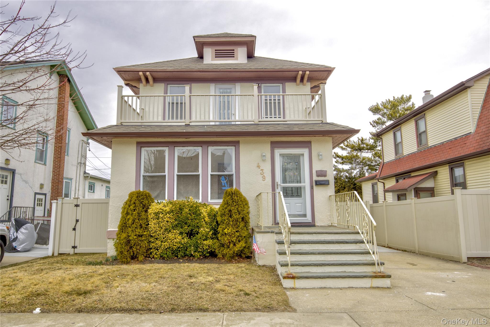 439 W Walnut Street — photo