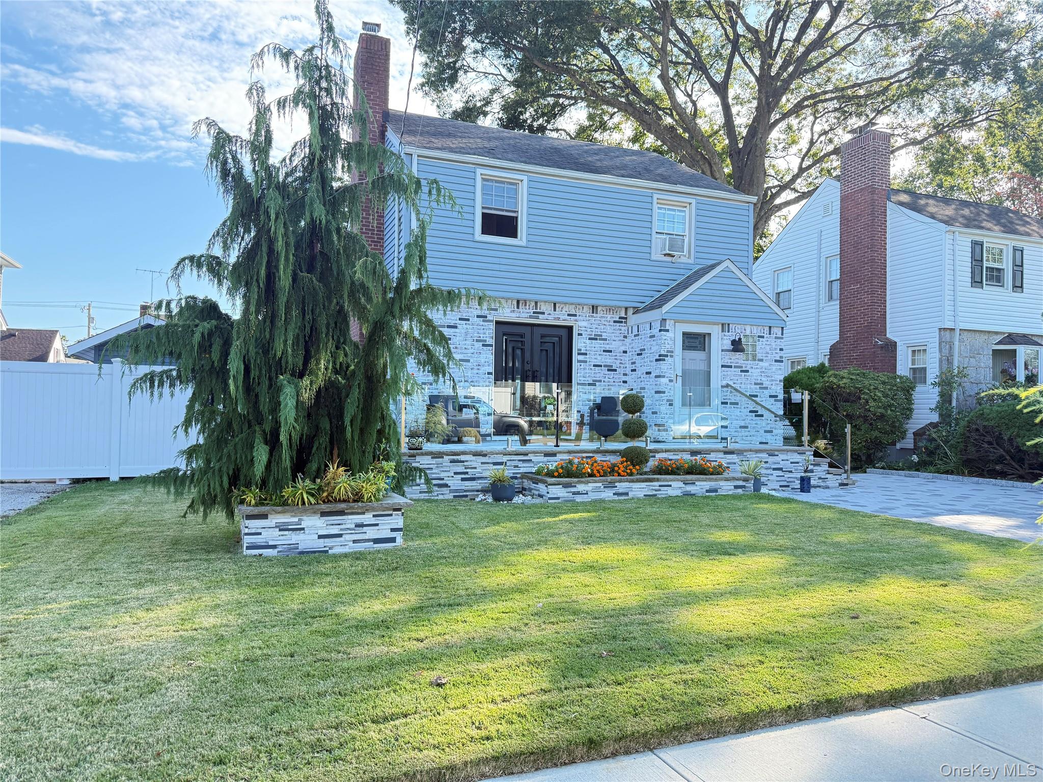 12 Cottage Place — photo