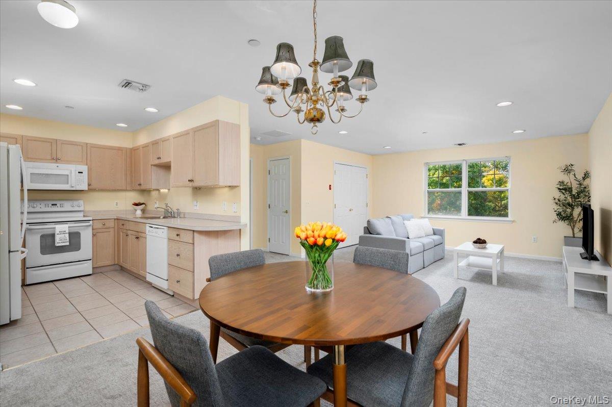 100 Woodcrest Lane Unit 130 — photo