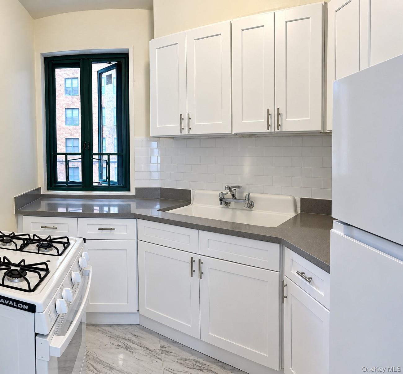 24 Metropolitan Oval Unit 2D — photo