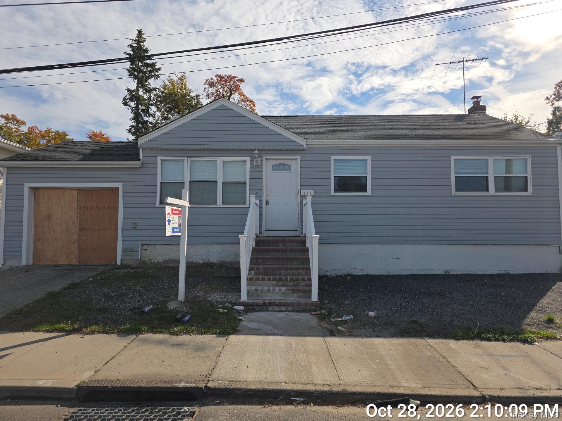 918 Sunrise Highway — photo