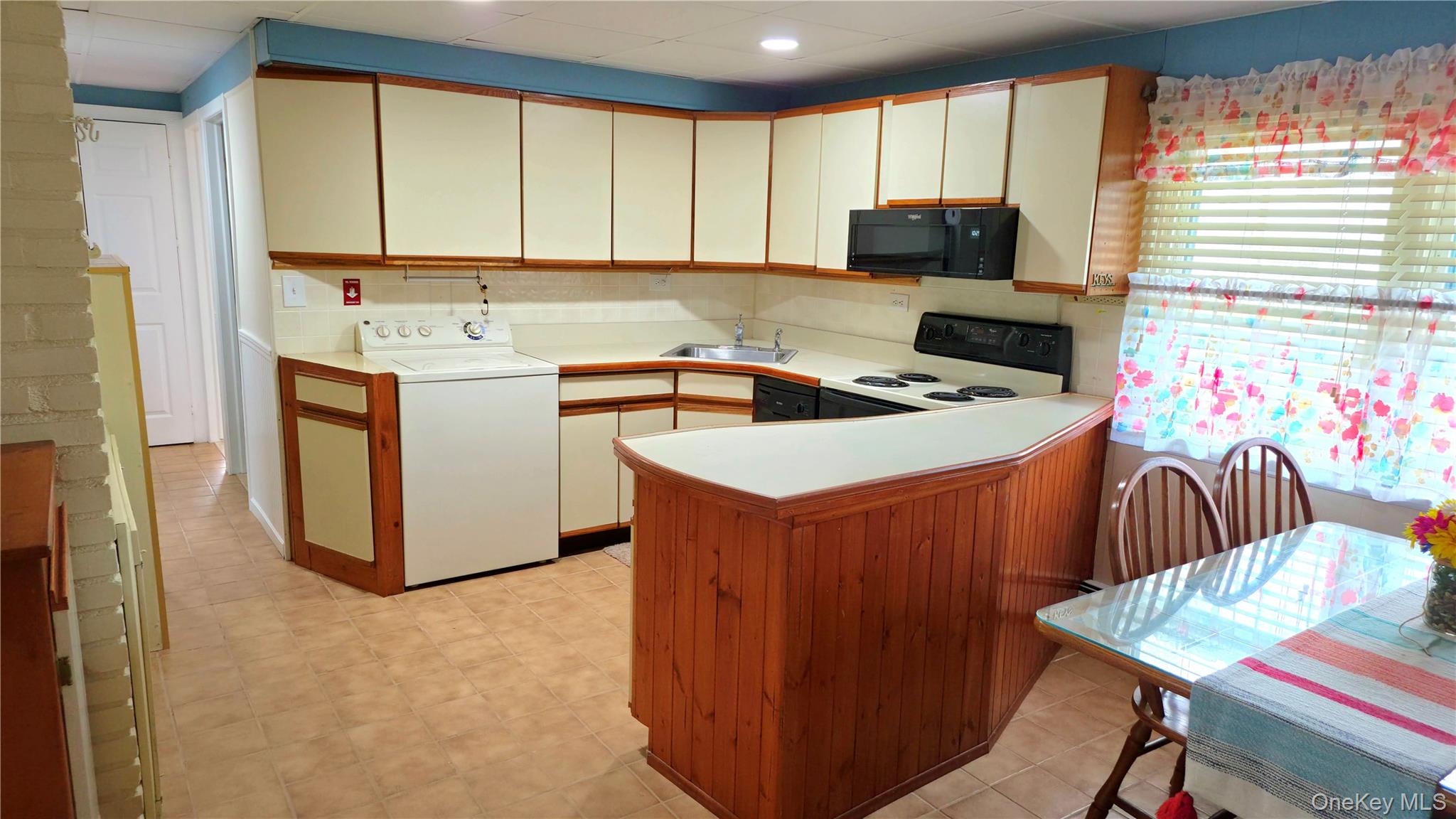 Home in Hempstead, NY 11756 — photo 3