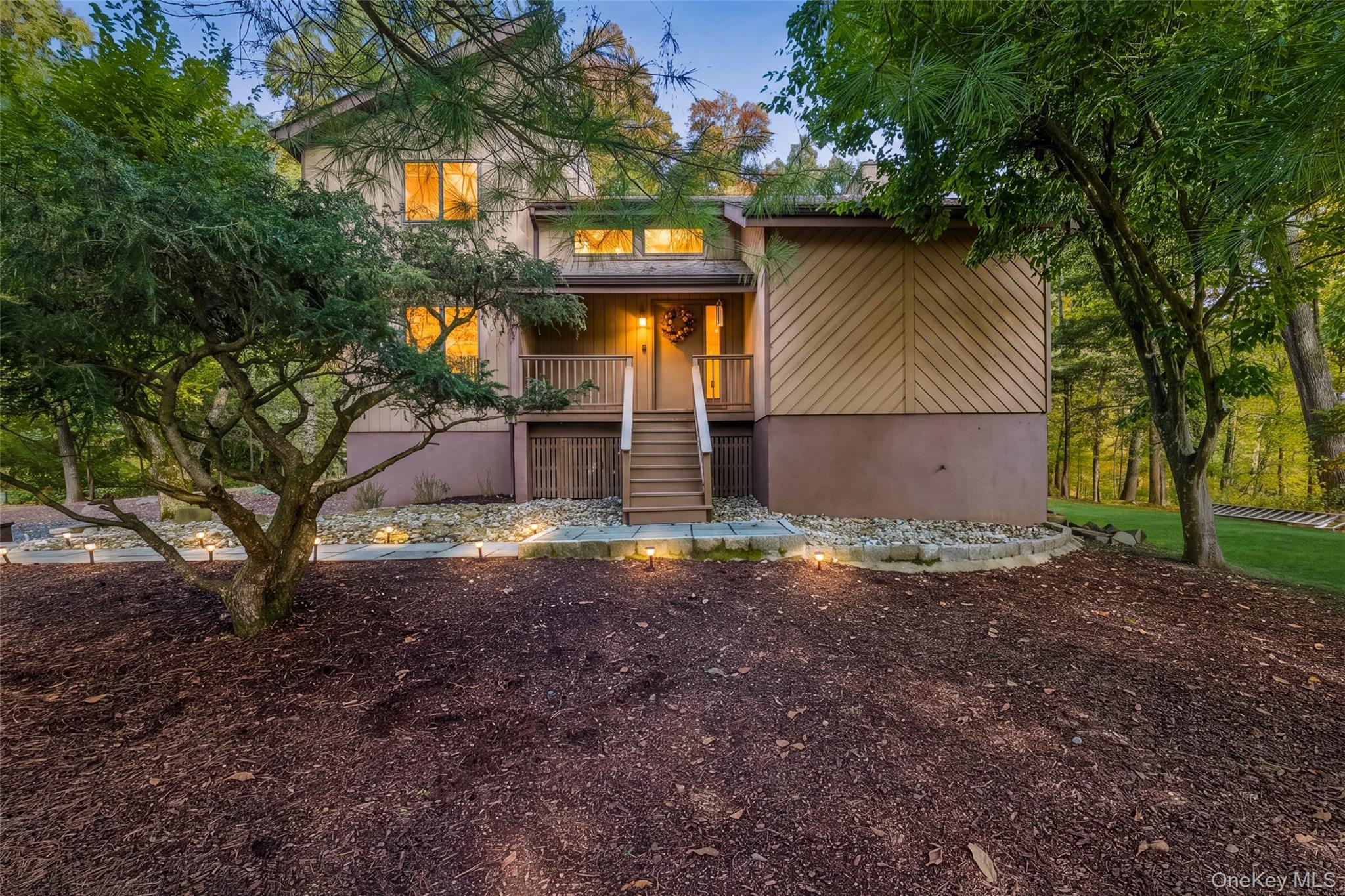 4 Amanda Court — photo