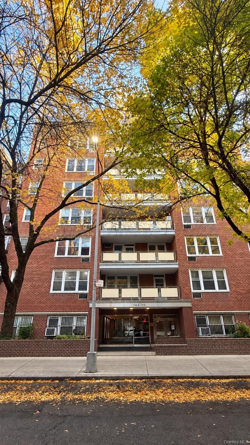 144-70 41st Avenue Unit 6E — photo
