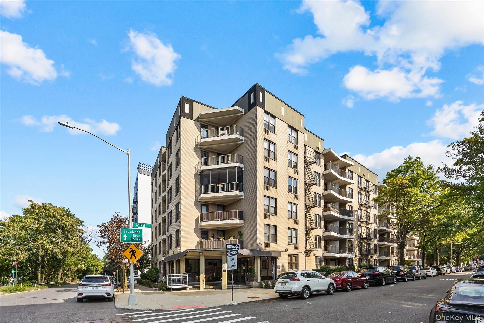 1874 Pelham Parkway S Unit 2R — photo