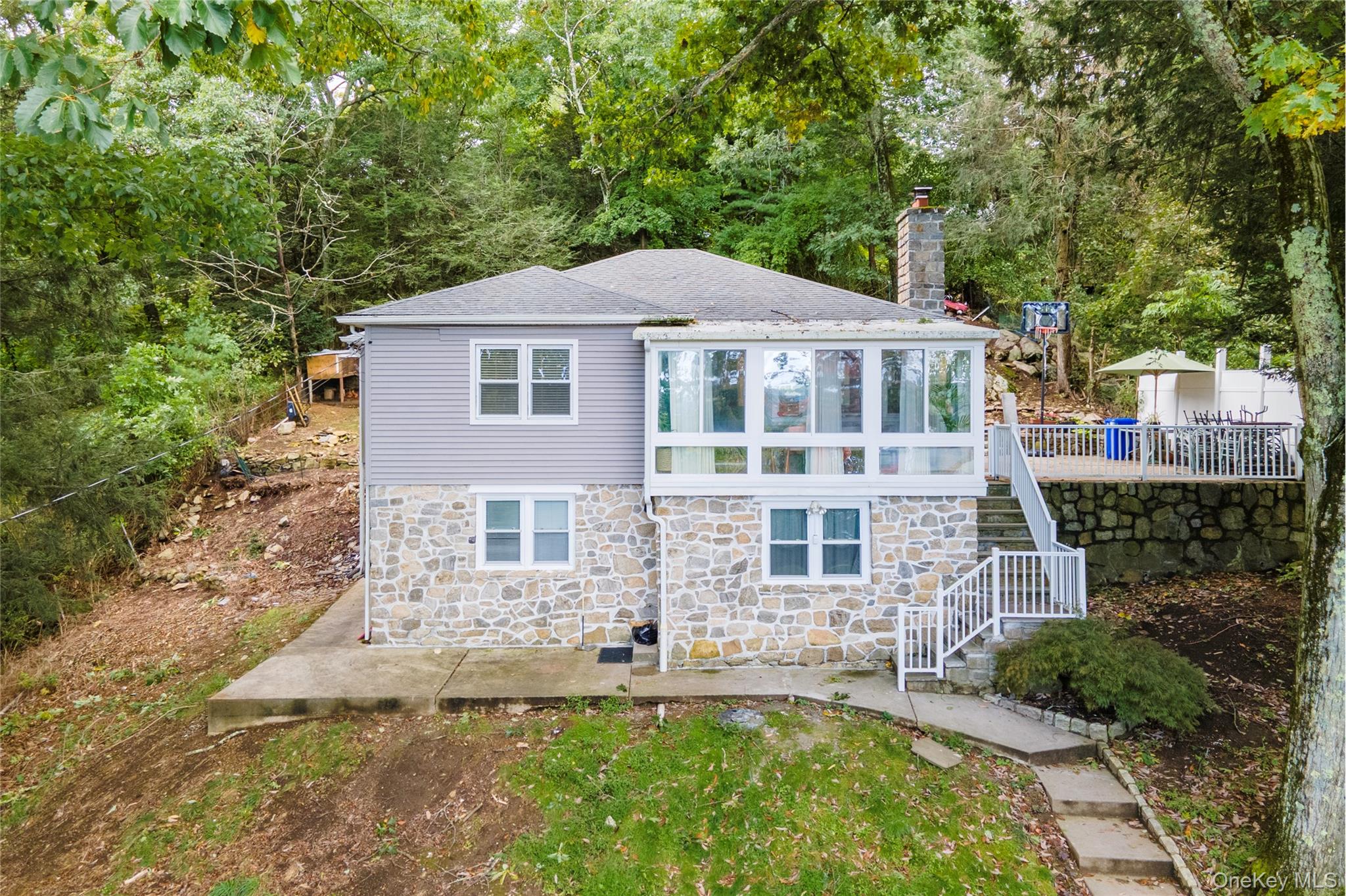 718 Hill Drive — photo