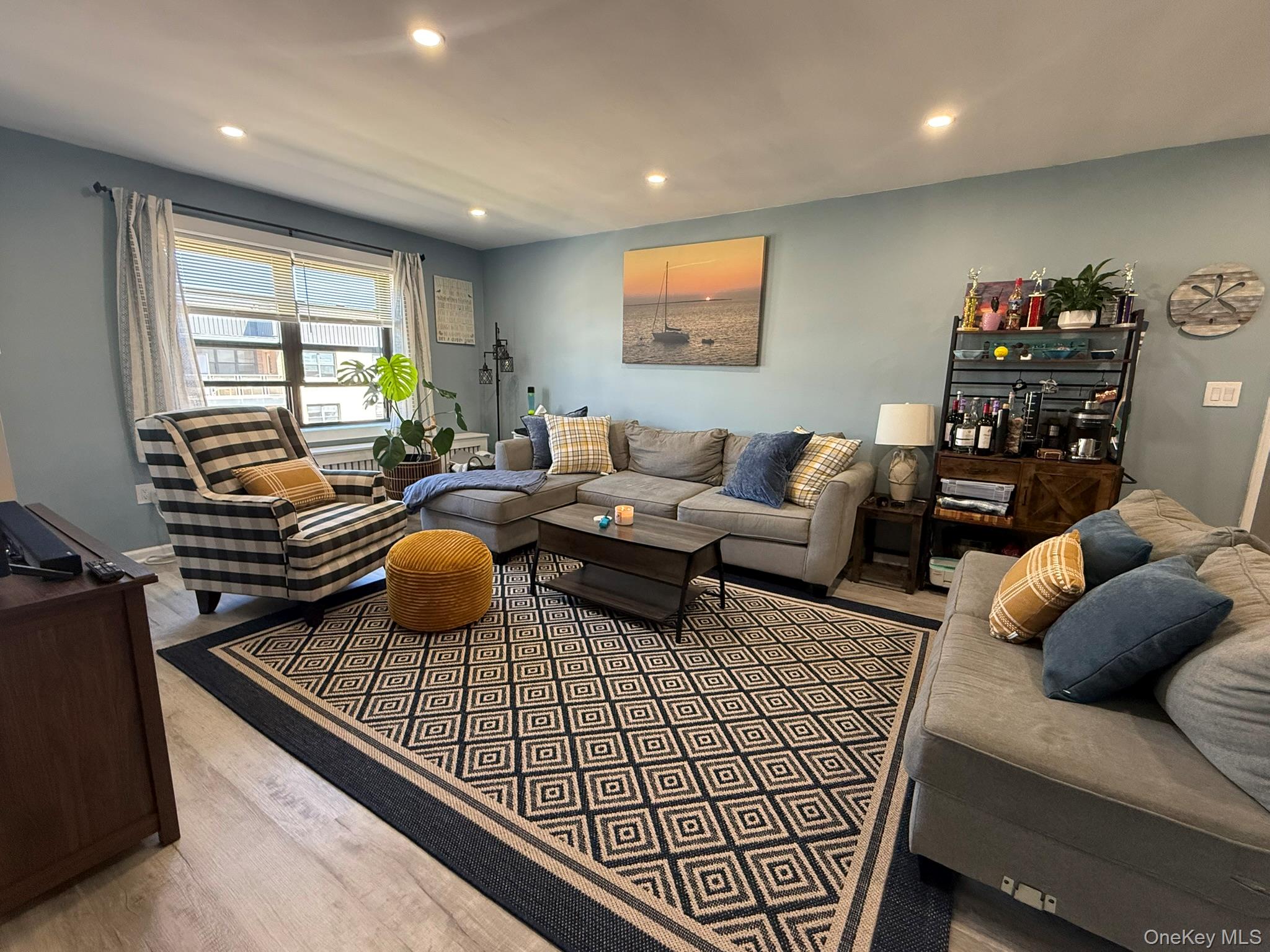 854 East Broadway Unit 7F — photo