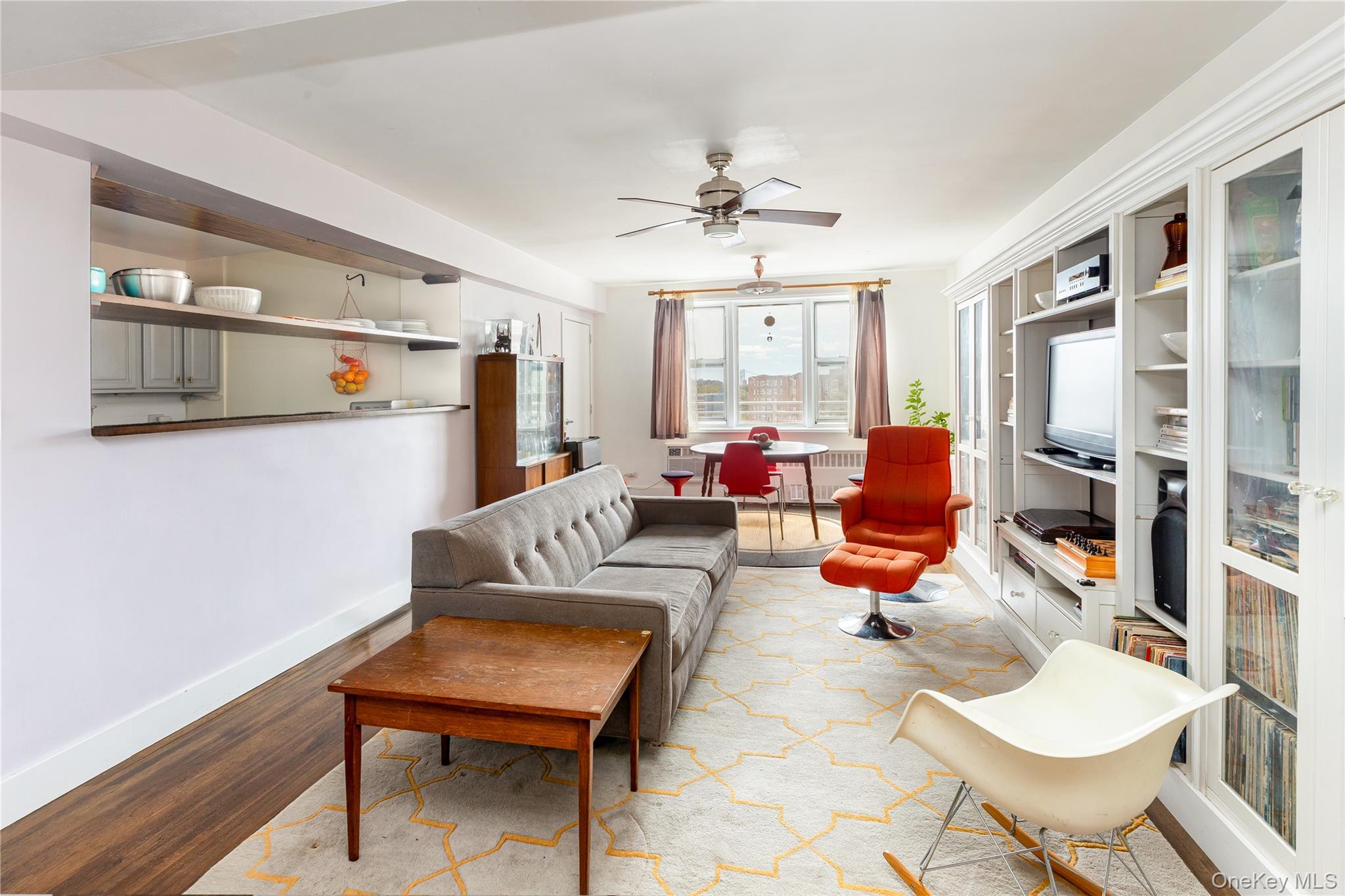 609 Kappock Unit 8D — photo