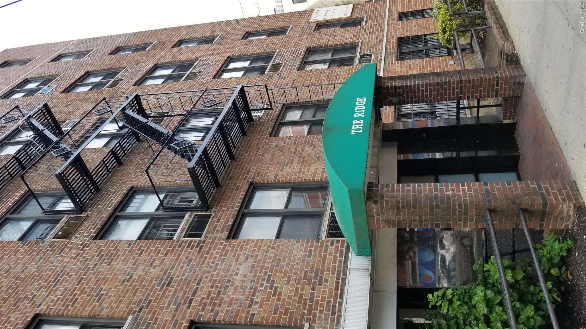 41-34 Frame Place Unit 3D — photo
