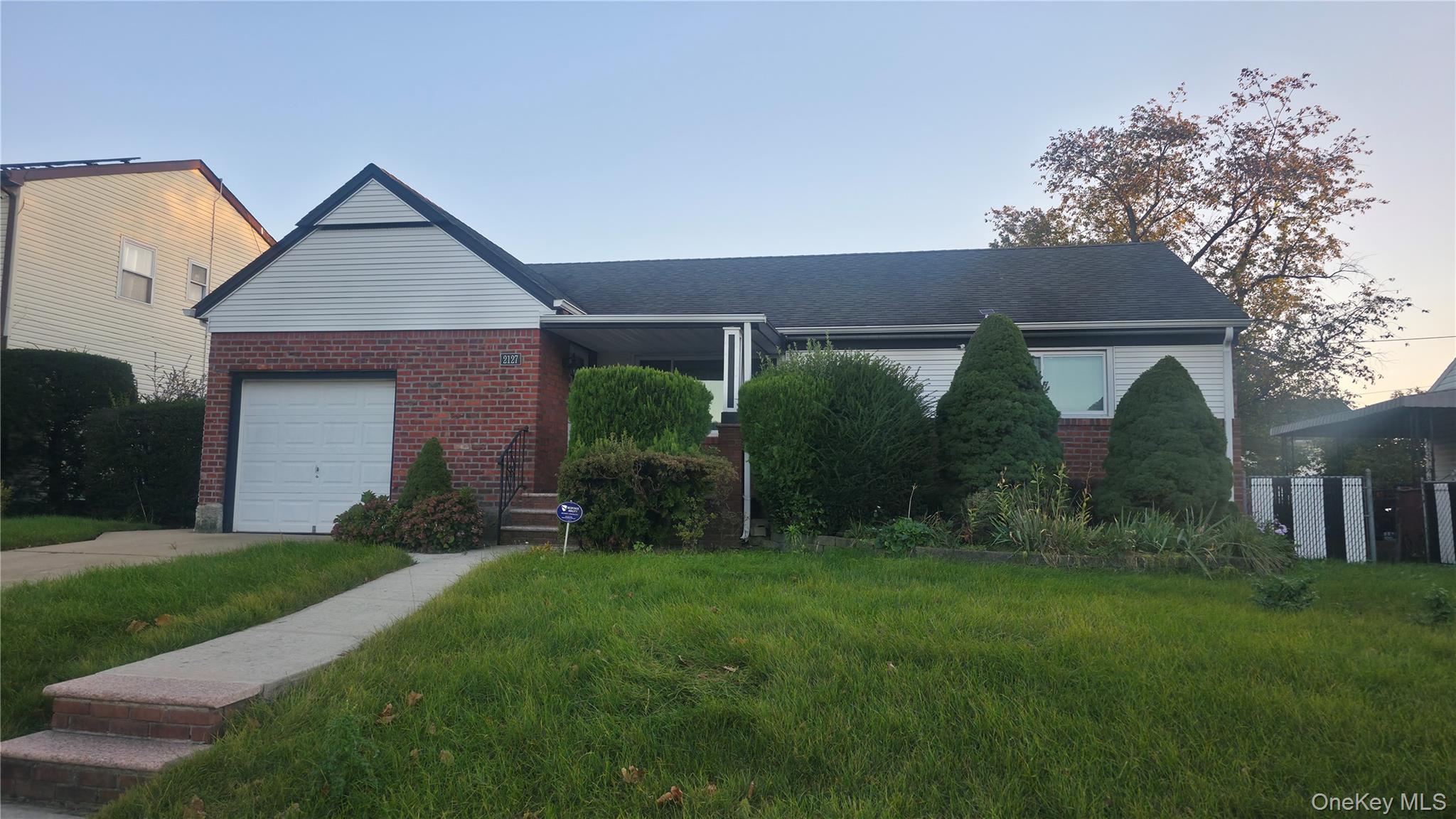 2127 Leighton Road — photo