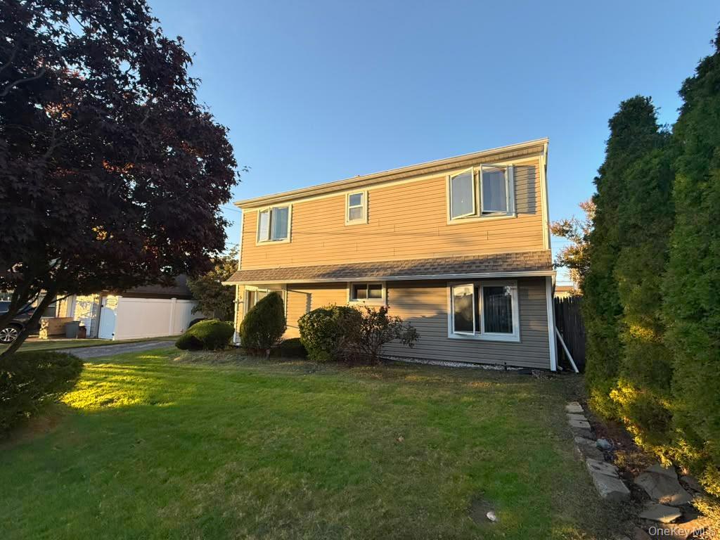 Home in Hempstead, NY 11756 — photo 2