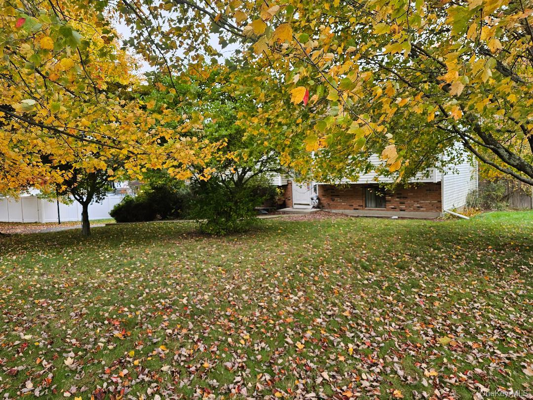 61 Maureen Drive — photo