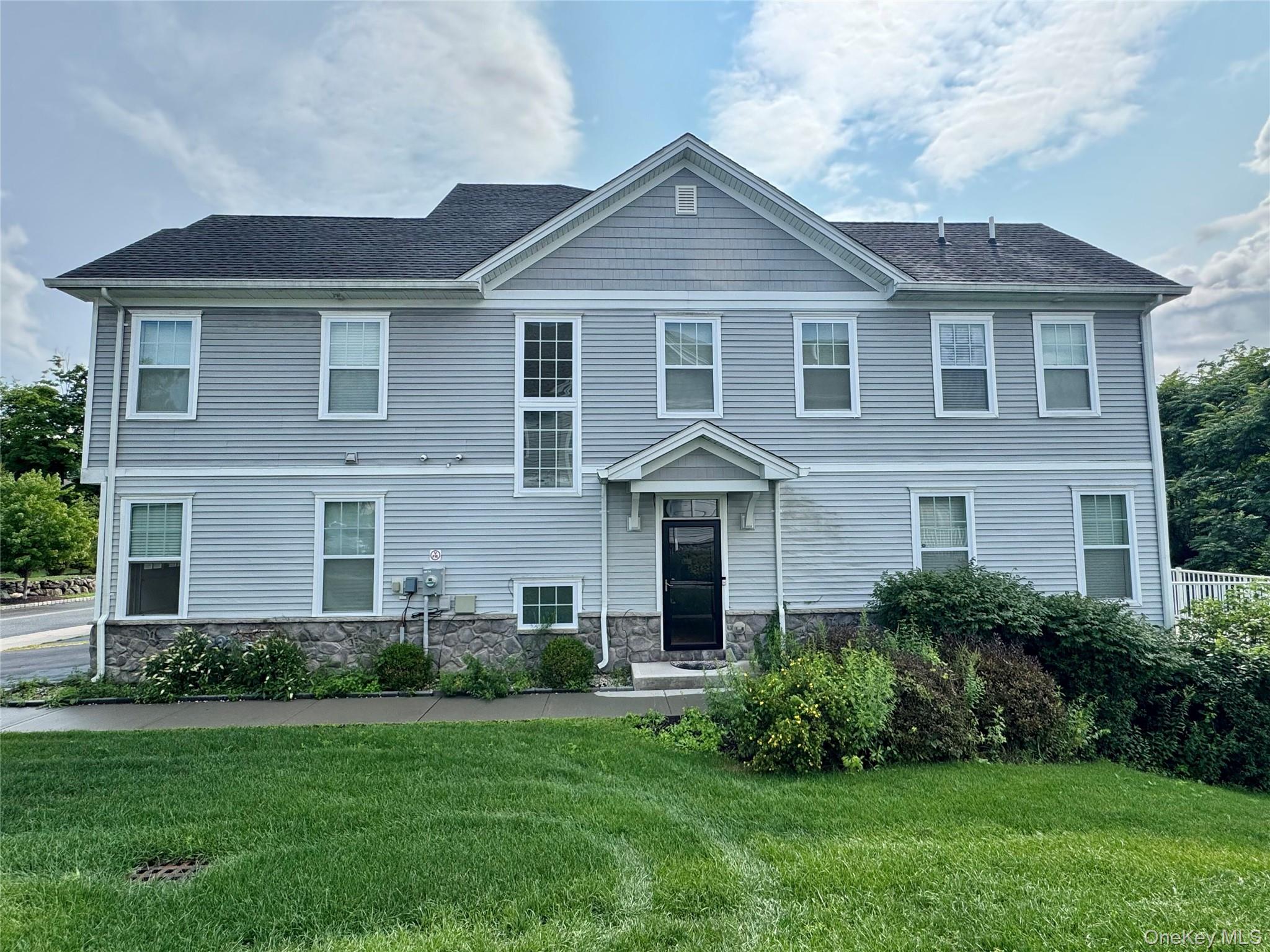 95 Meadow View Drive — photo