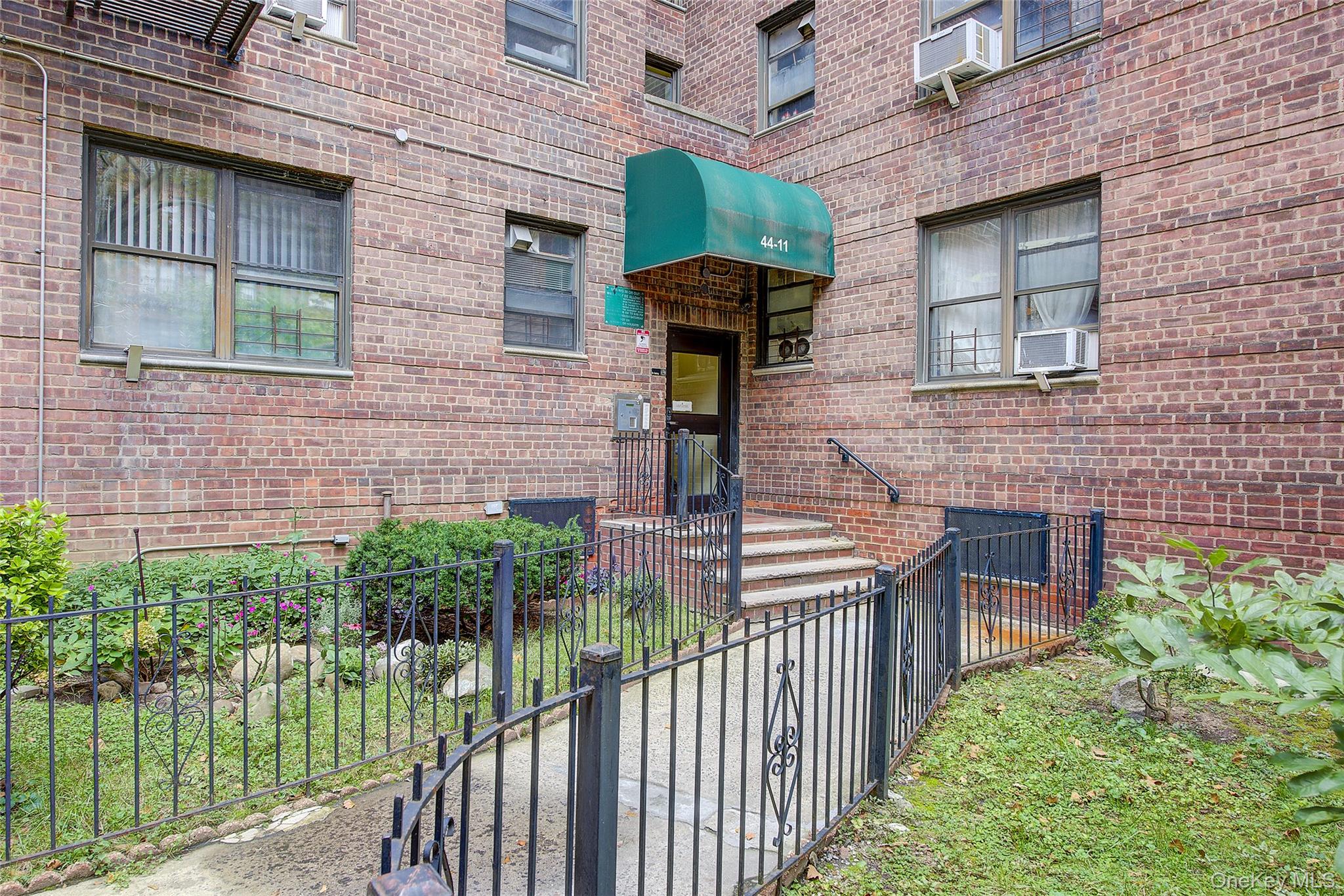 44-11 Macnish Street Unit 4a — photo