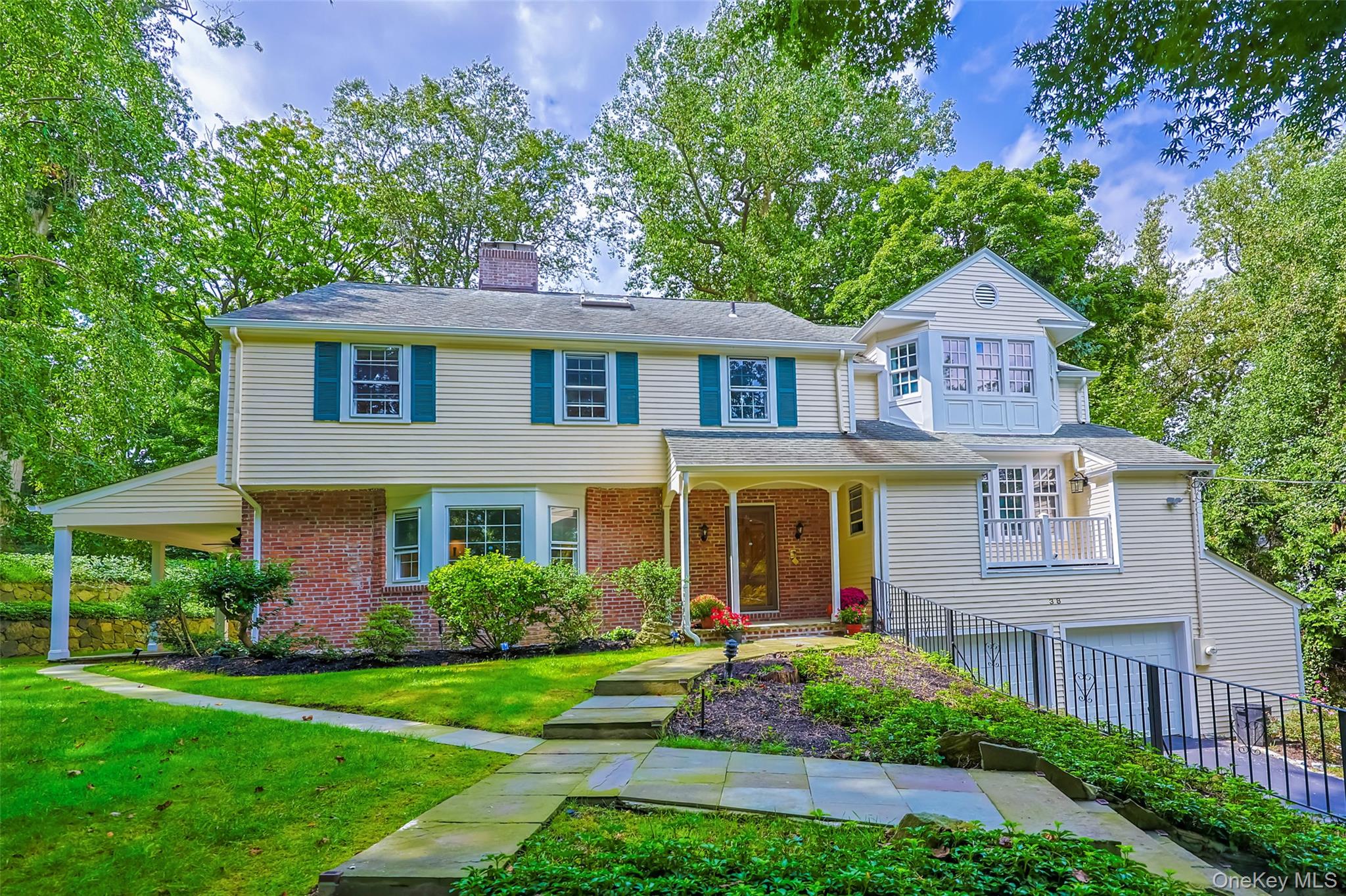 38 The Oaks — photo