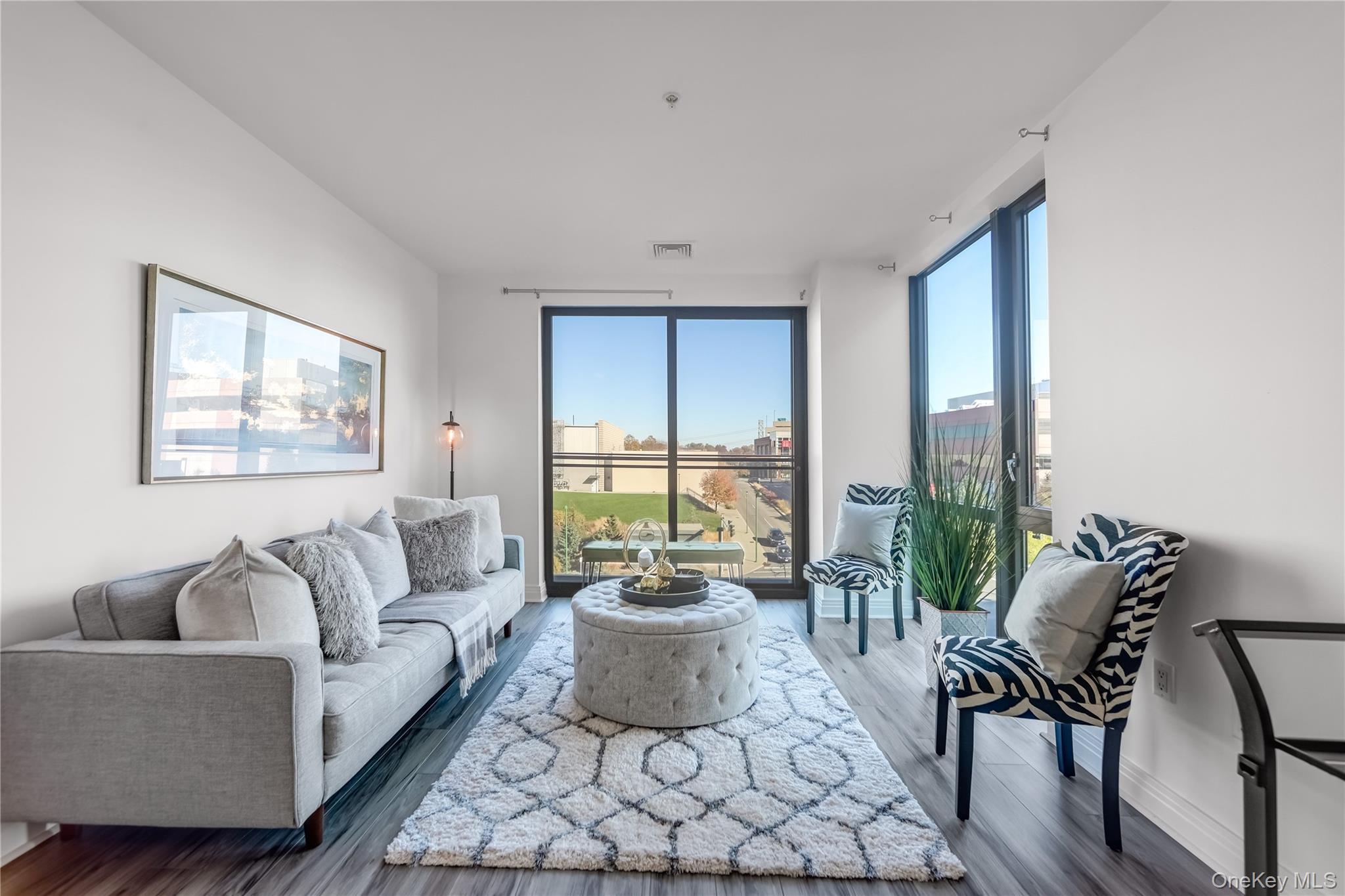 701 Ridge Hill Boulevard Unit 8M — photo