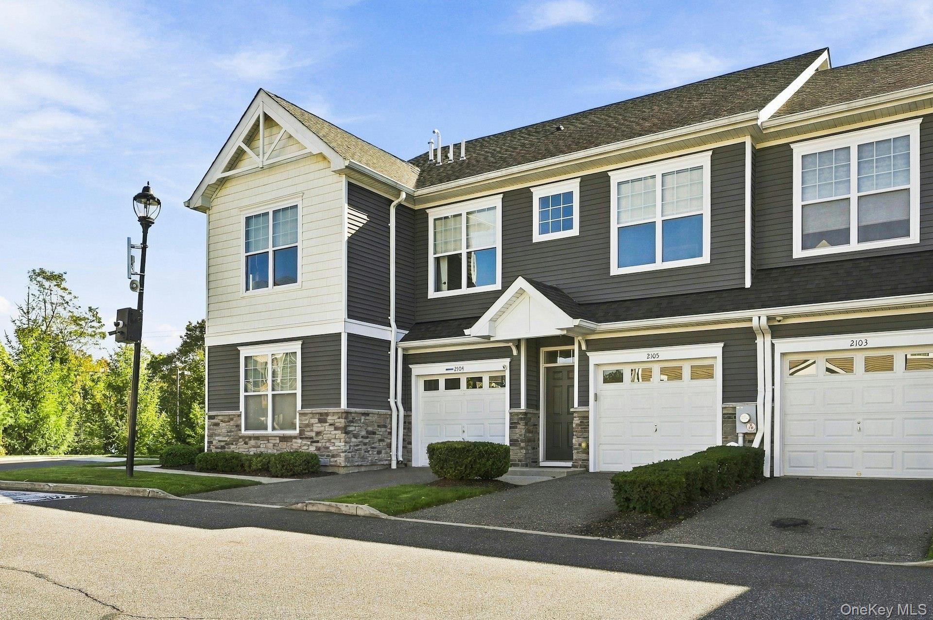 2105 Townhome Way — photo
