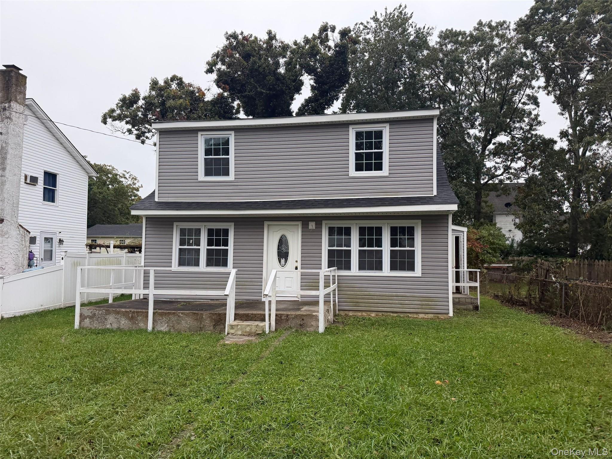 8 Robinson Drive — photo