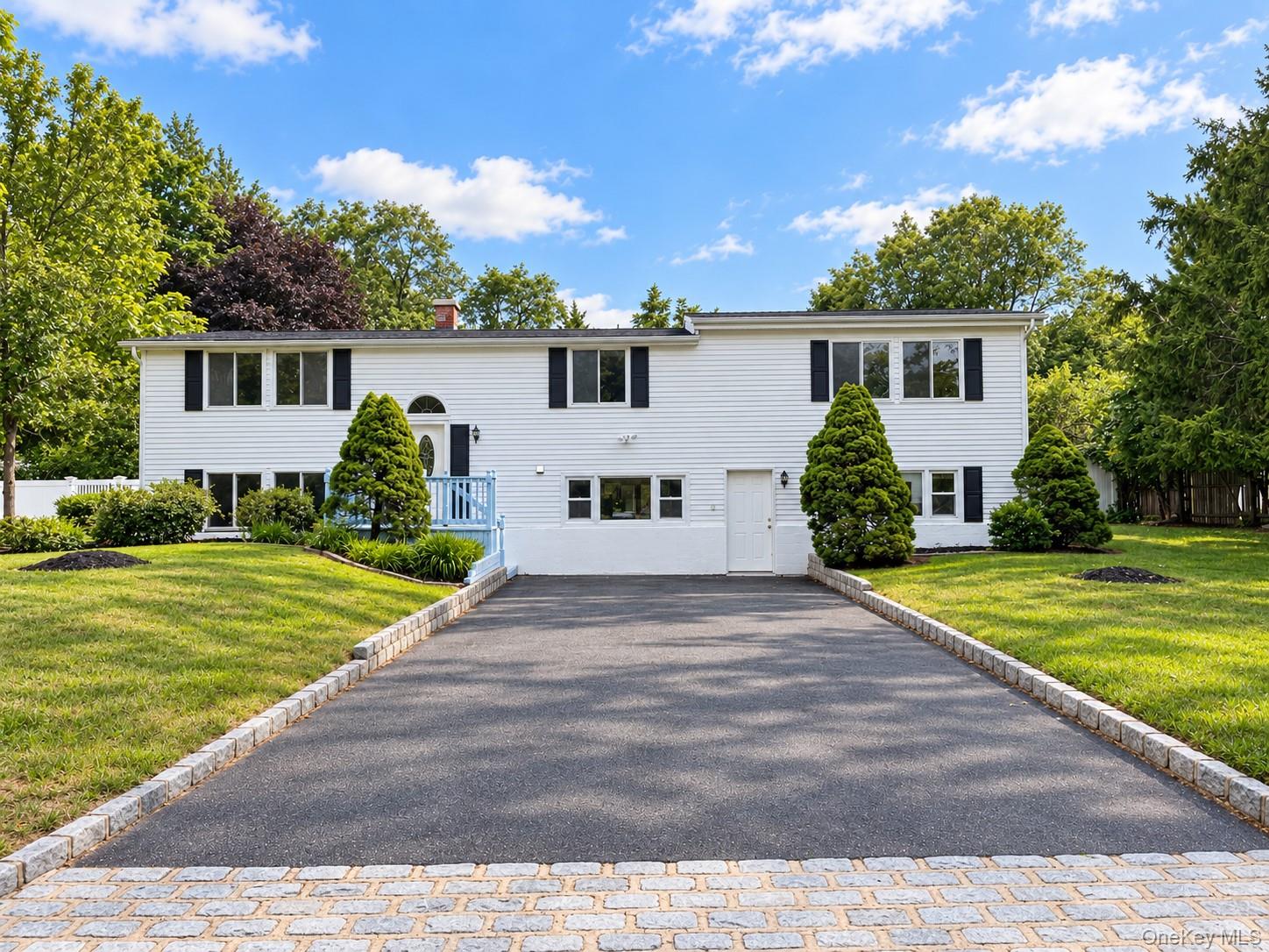 18 University Heights Drive — photo