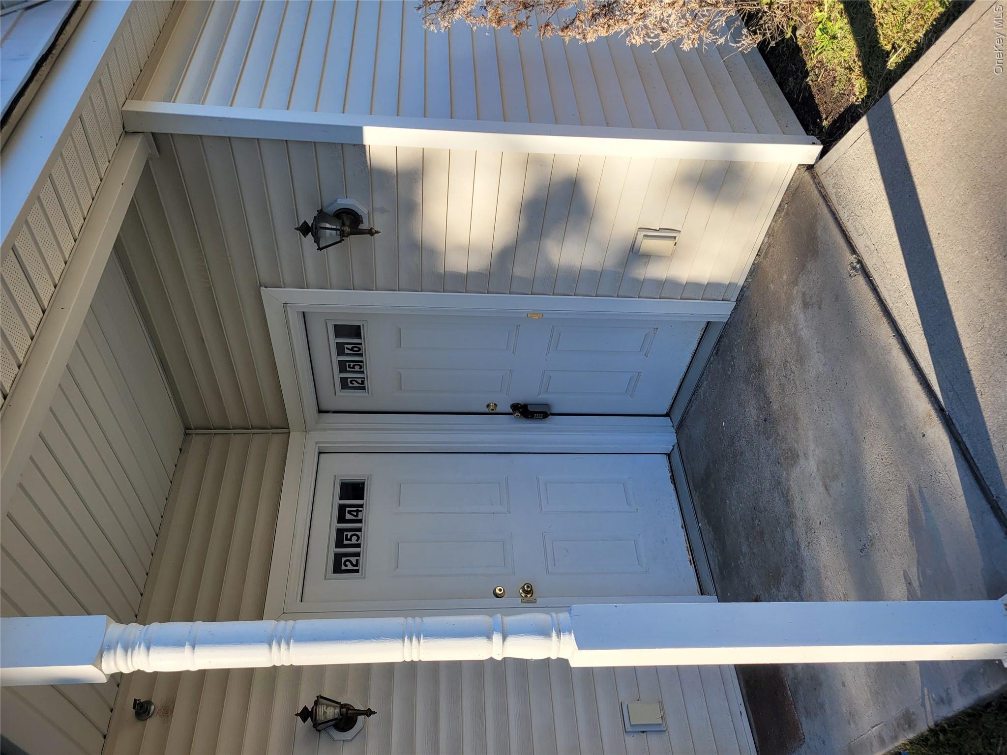 81 Ruth Court — photo