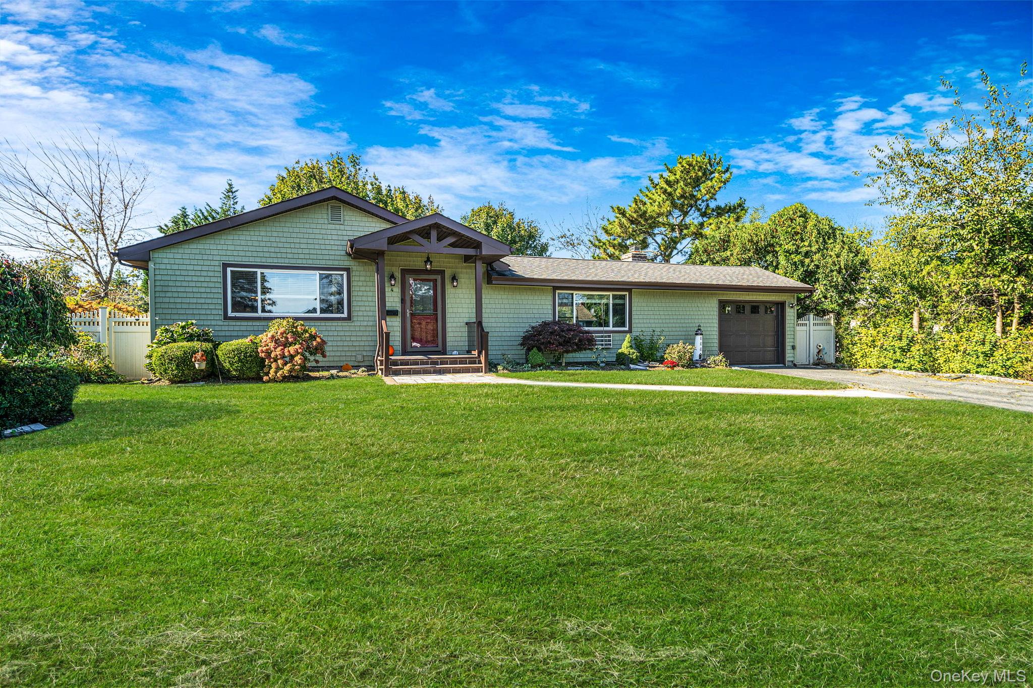 4 Starlight Drive — photo