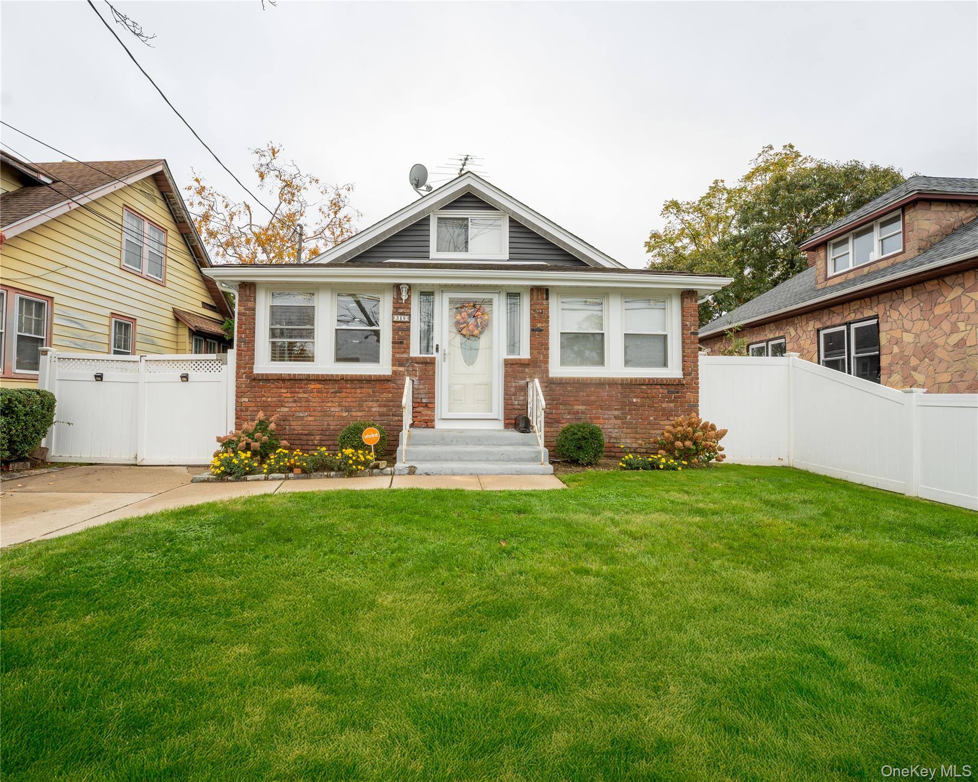 31 W Seaman Avenue — photo