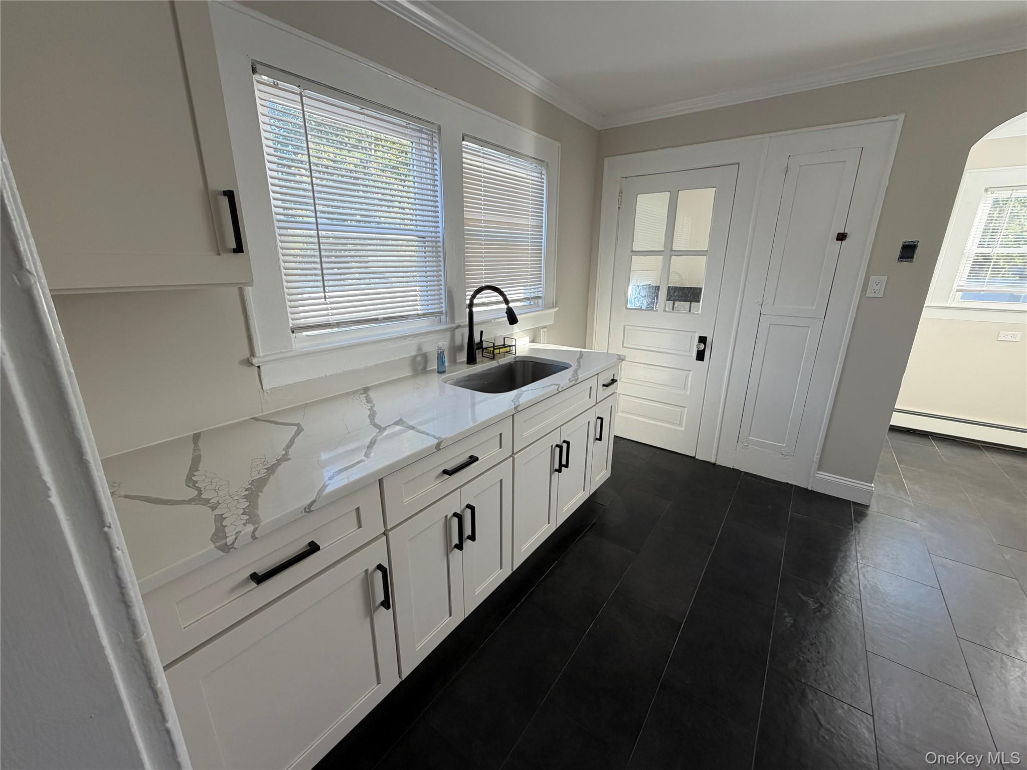 Home in Brookhaven, NY 11772 — photo 3