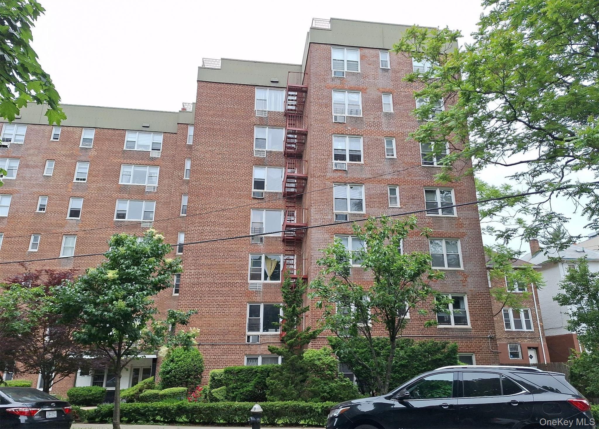 3475 Greystone Avenue Unit 7E — photo