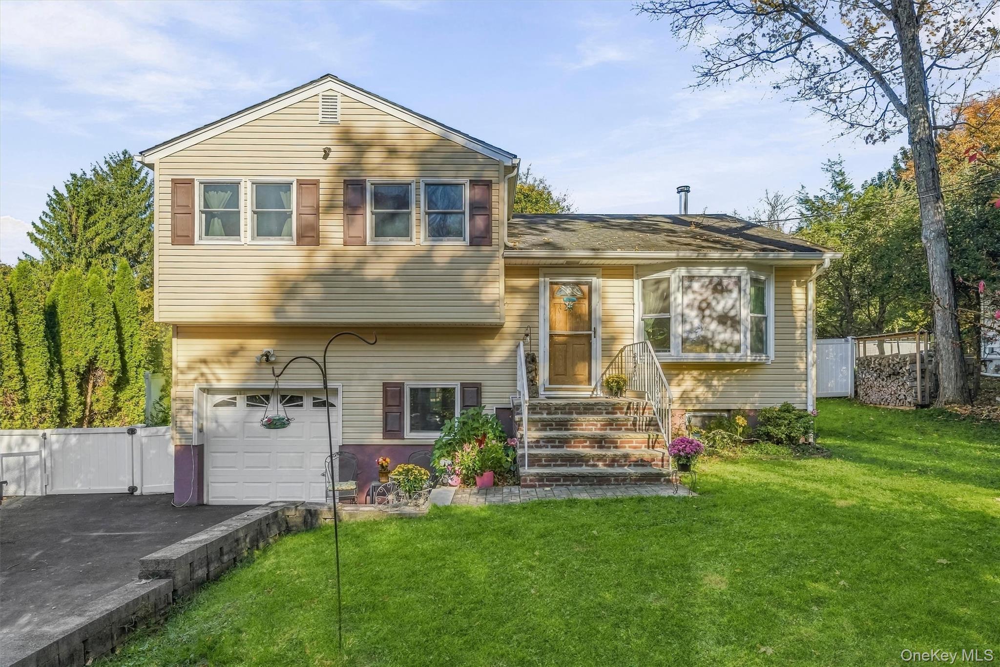 12 Barnett Road W — photo