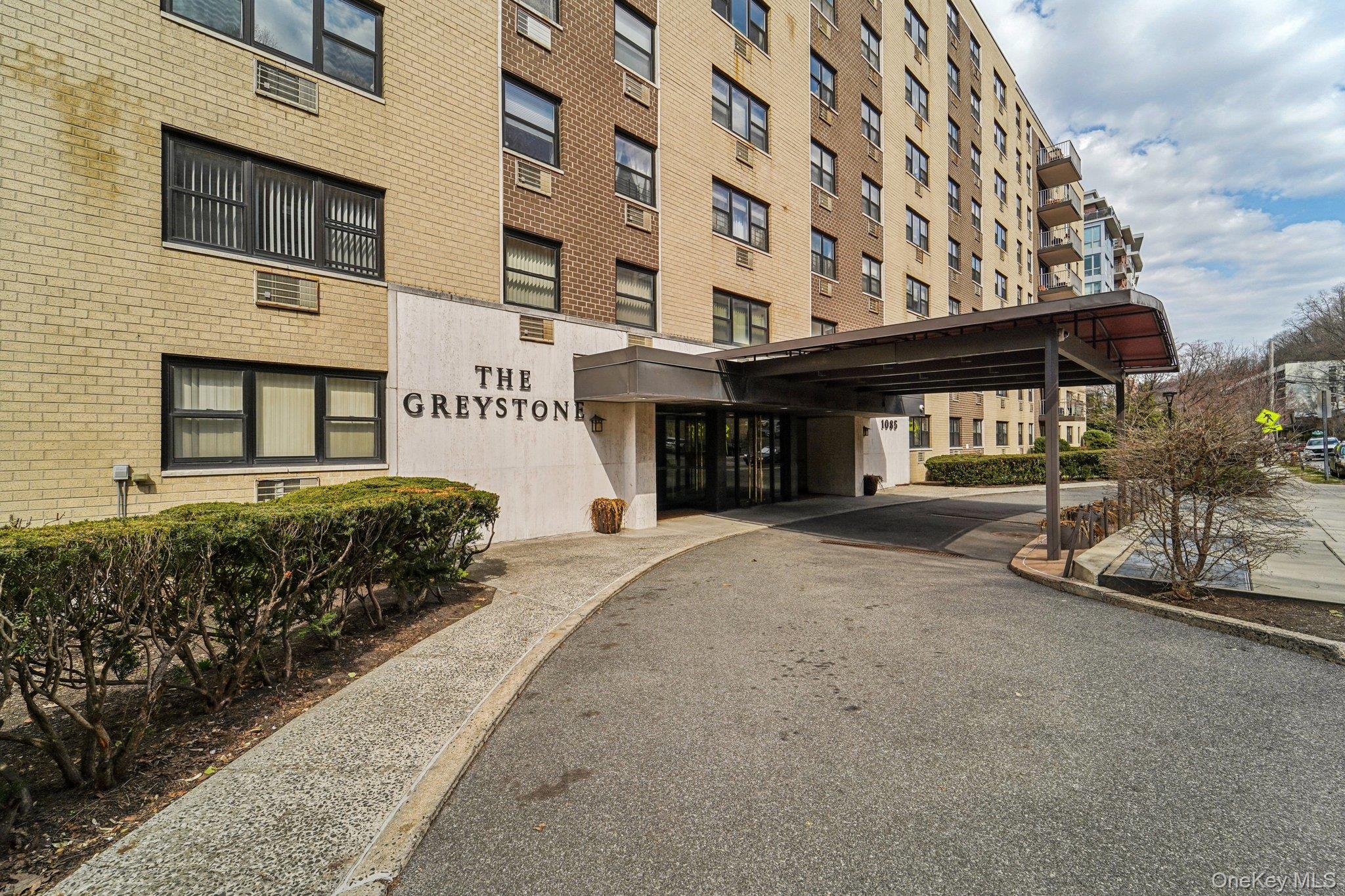 1085 Warburton Avenue Unit 316 — photo