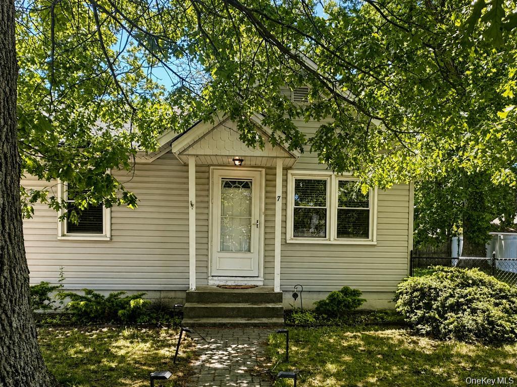7 Bolton Drive — photo