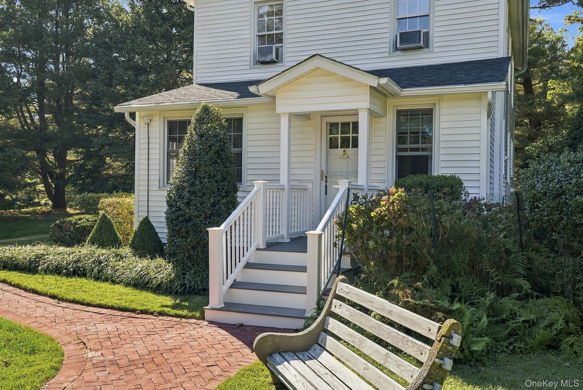 Home in Brookhaven, NY 11940 — photo 2