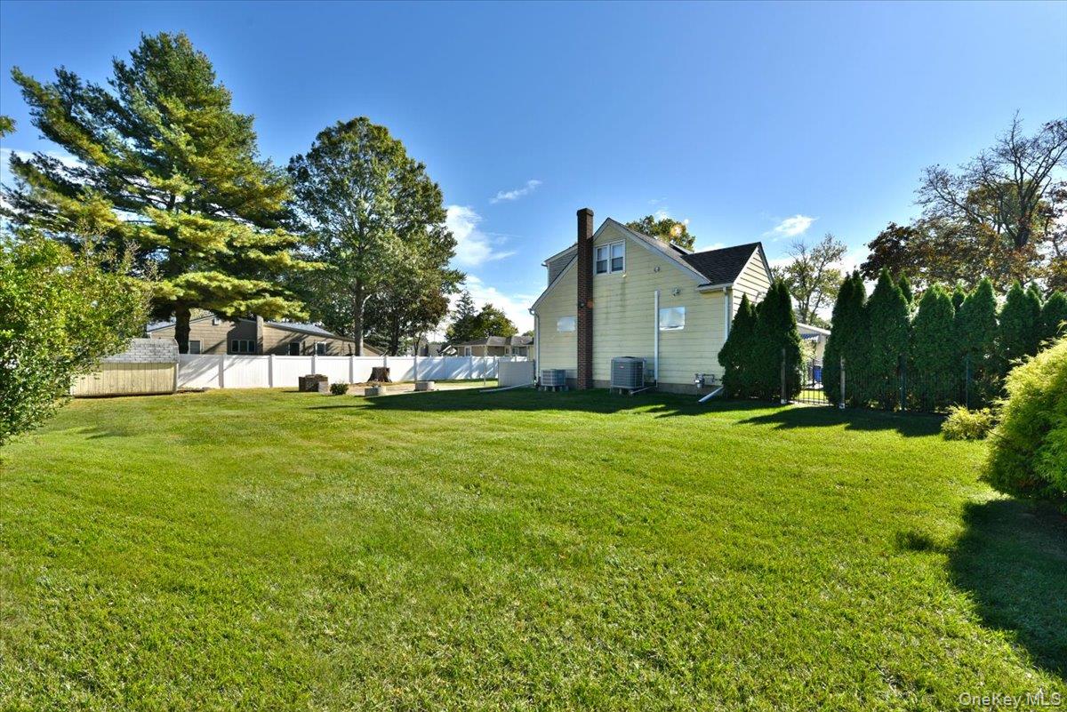 95 Wright Avenue, Babylon, NY 11729 — photo 3