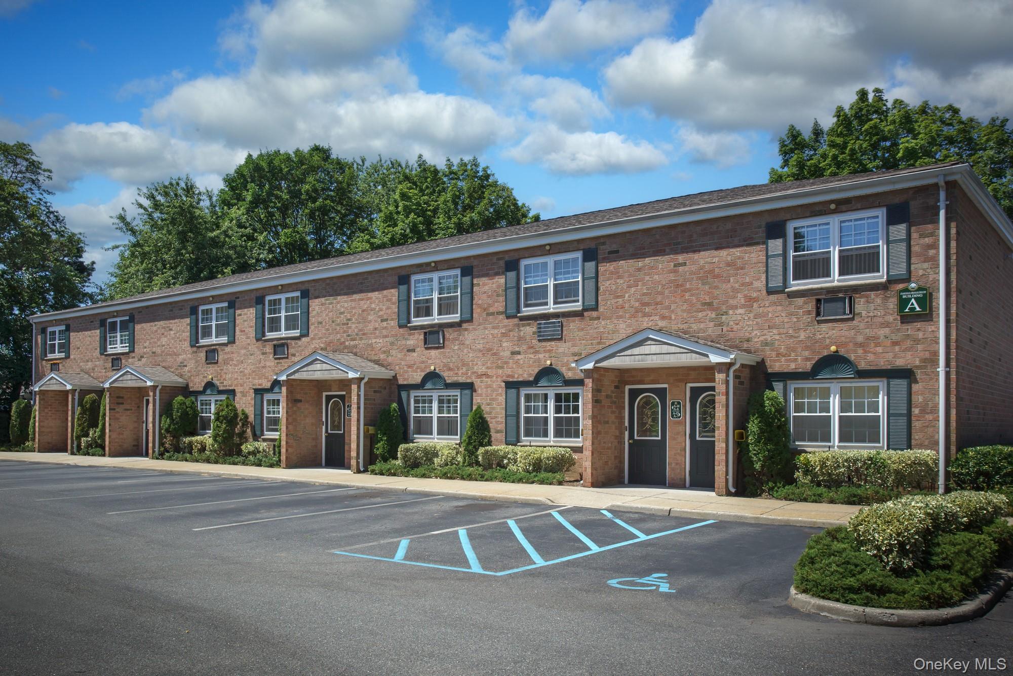 850 Little East Neck Road Unit D01 — photo