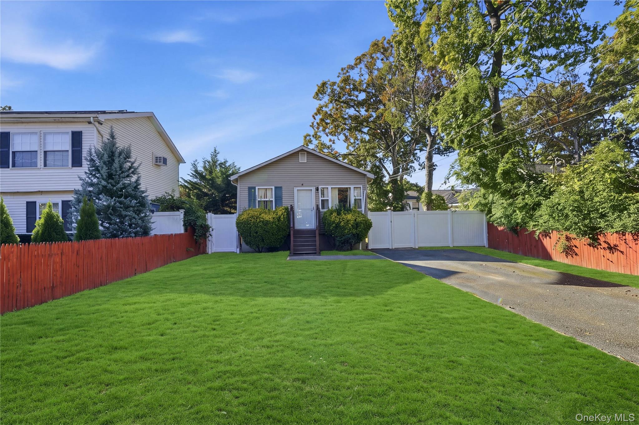 94 Commonwealth Drive — photo
