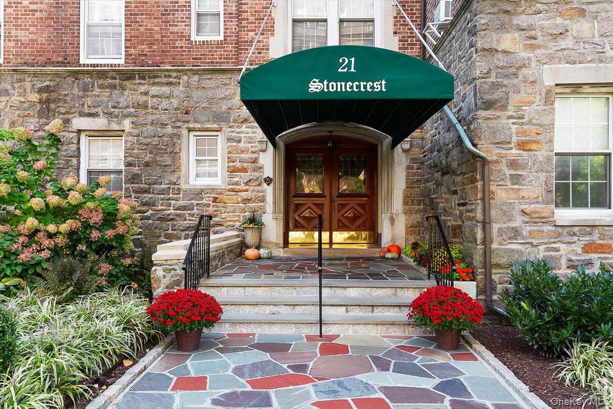 21 North Chatsworth Avenue Unit 7H — photo