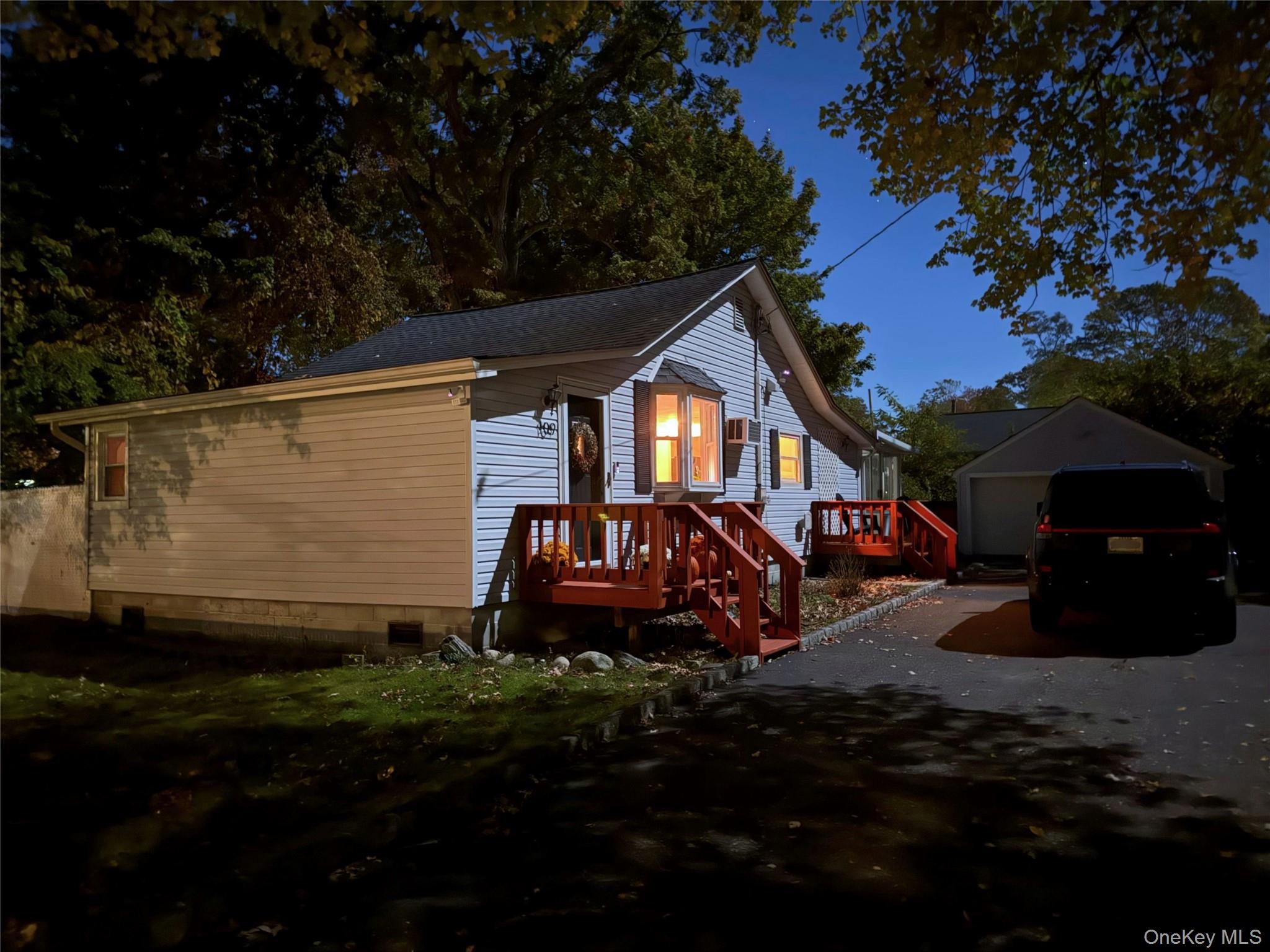 109 Lakeview Drive — photo